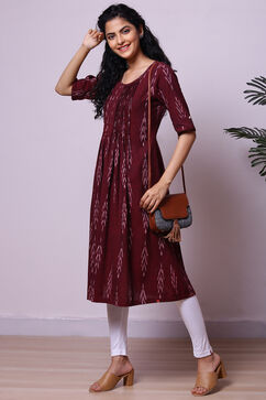 Deep Maroon Cotton Ikkat Yarndyed Kurta image number 4