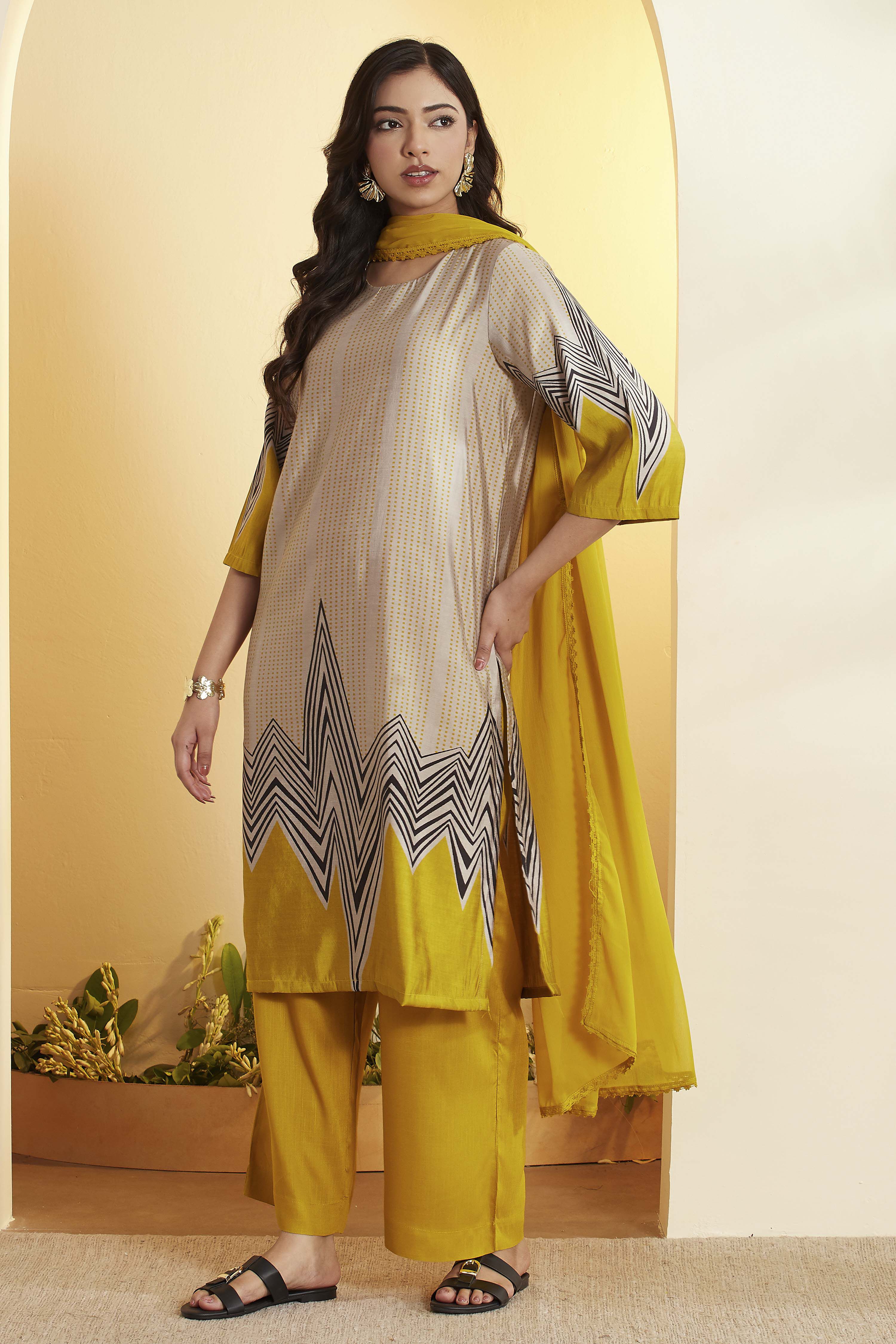 Grey Viscose Blend Straight Suit Set image number 3