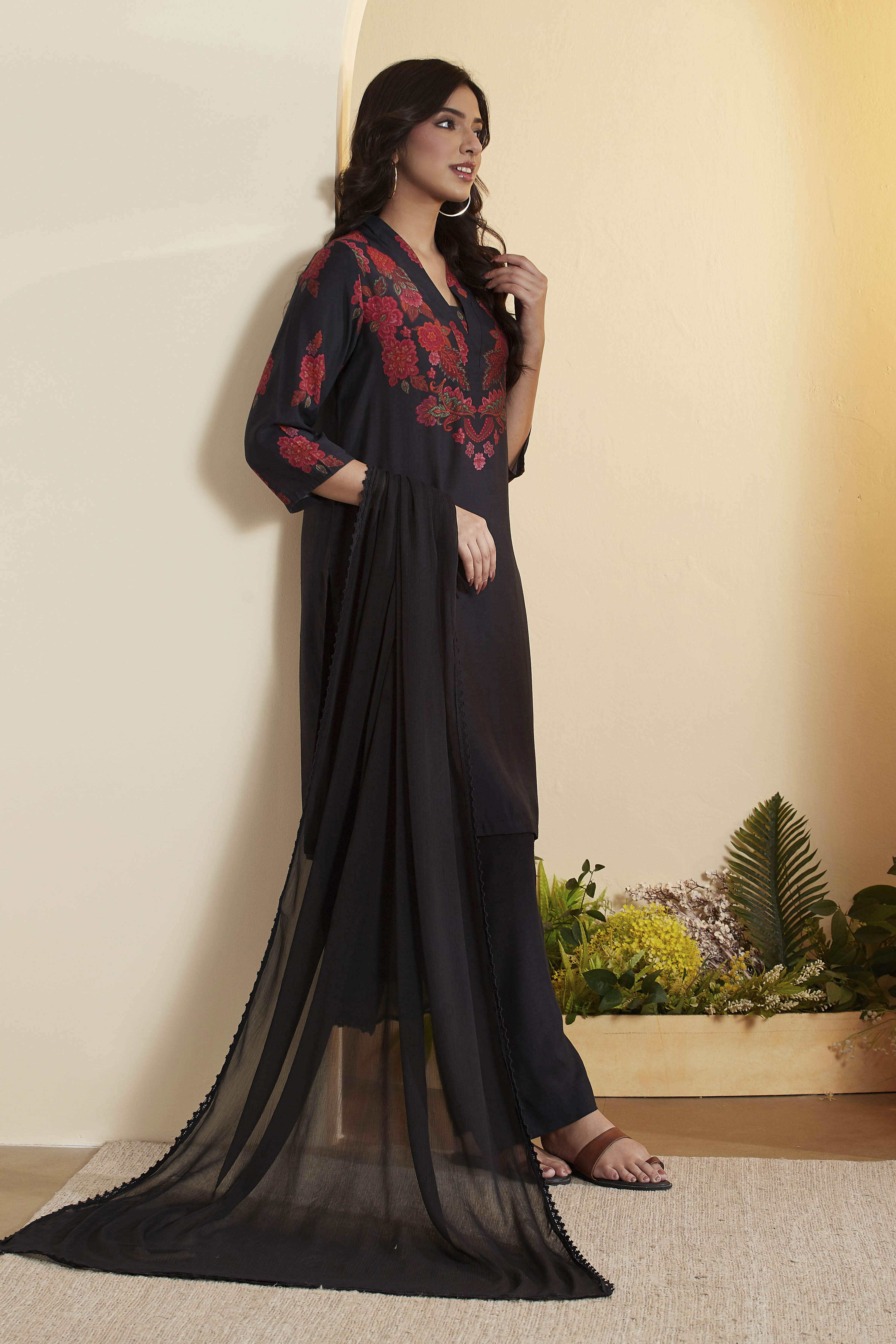 Black Viscose Blend Straight Suit Set image number 0