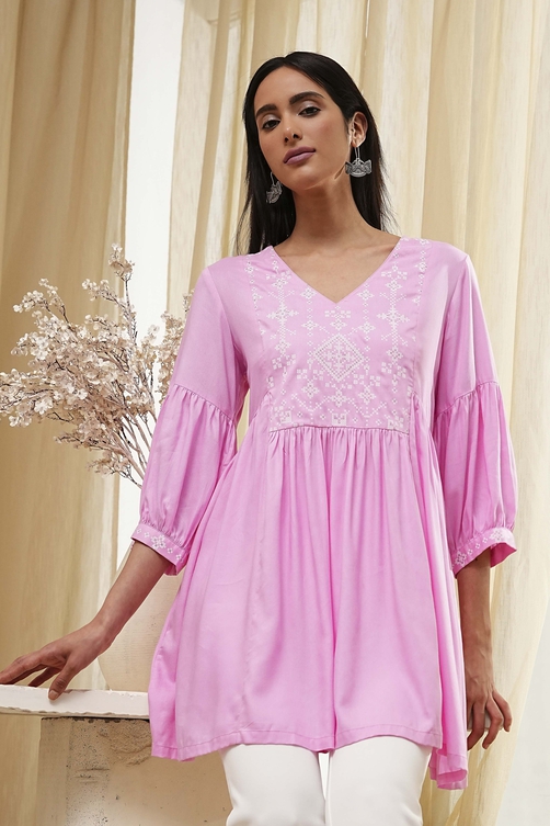 Pink Solid Flared Short Kurta image number 5