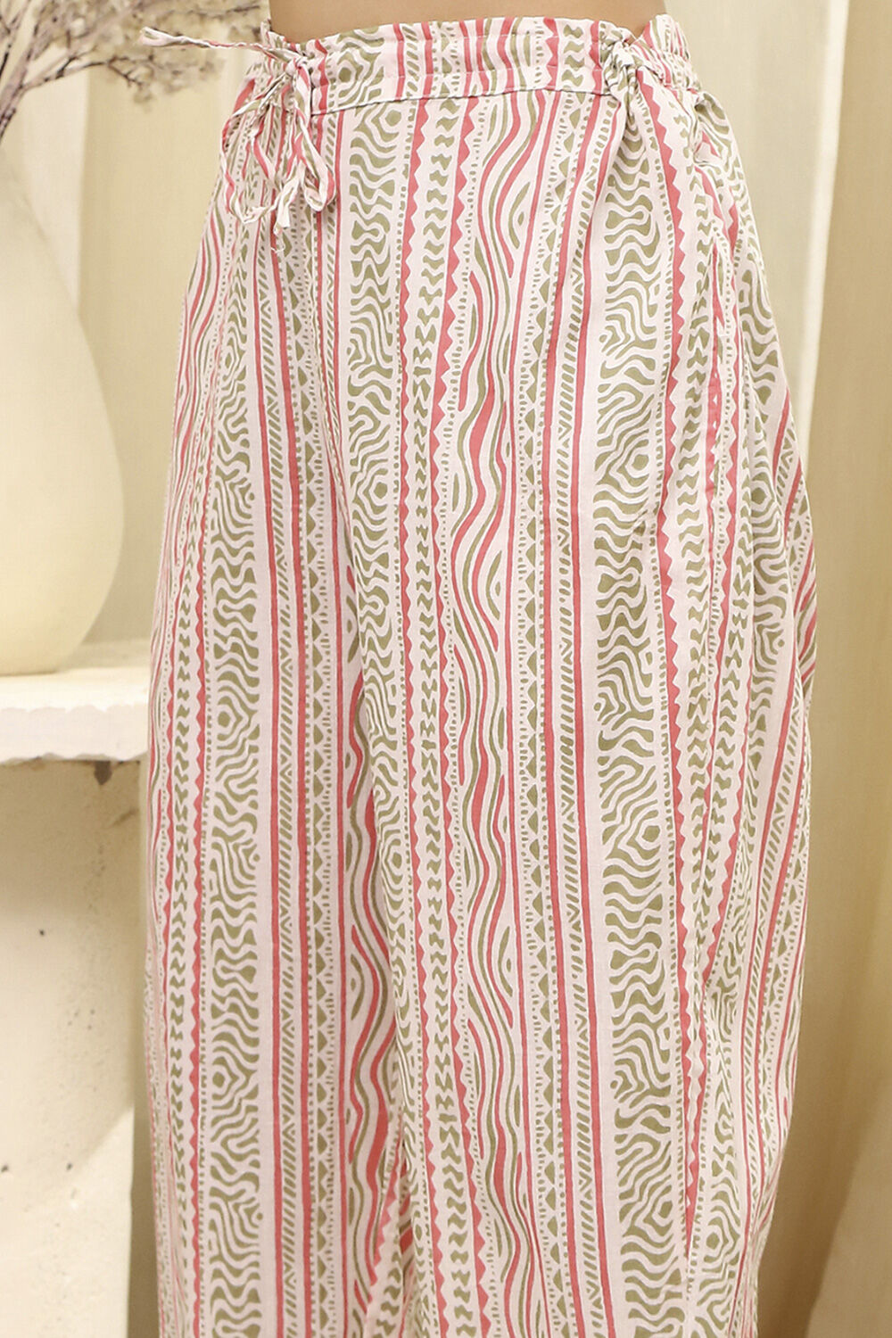 Green Cotton Screen Print Unstitched Suit Set image number 3