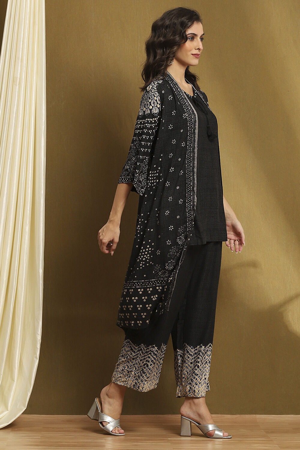 Black Printed Fusion Co-ord Set image number 5