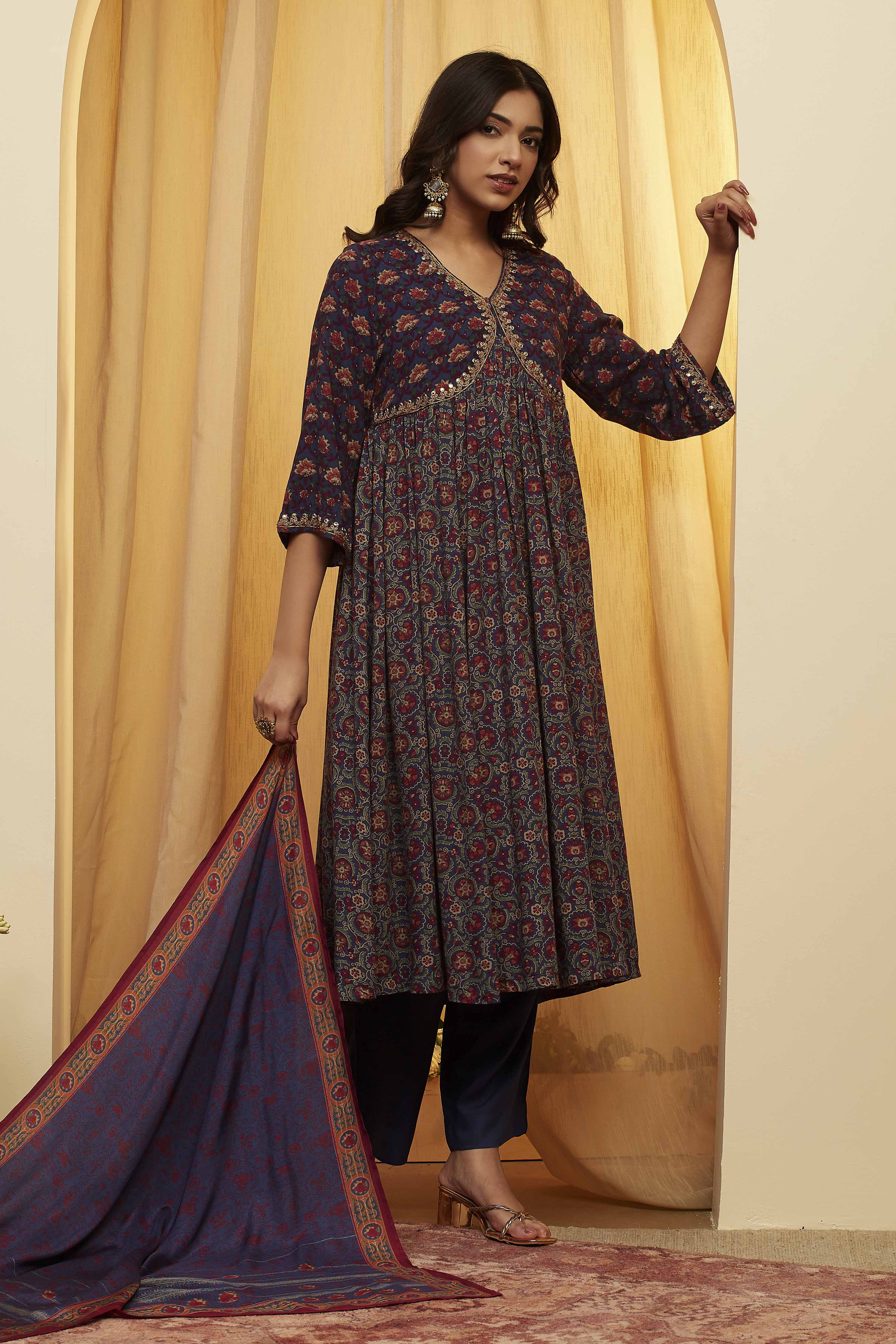 Blue Viscose Rayon Gathered Suit SetBlue Viscose Rayon Gathered Suit Set-image-42