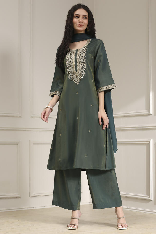 BIBA Green Viscose Rayon Straight Solid Kurta Set in Green