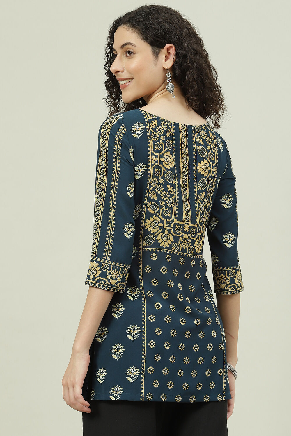 Ecru Art Silk Straight Printed Short Kurti image number 5
