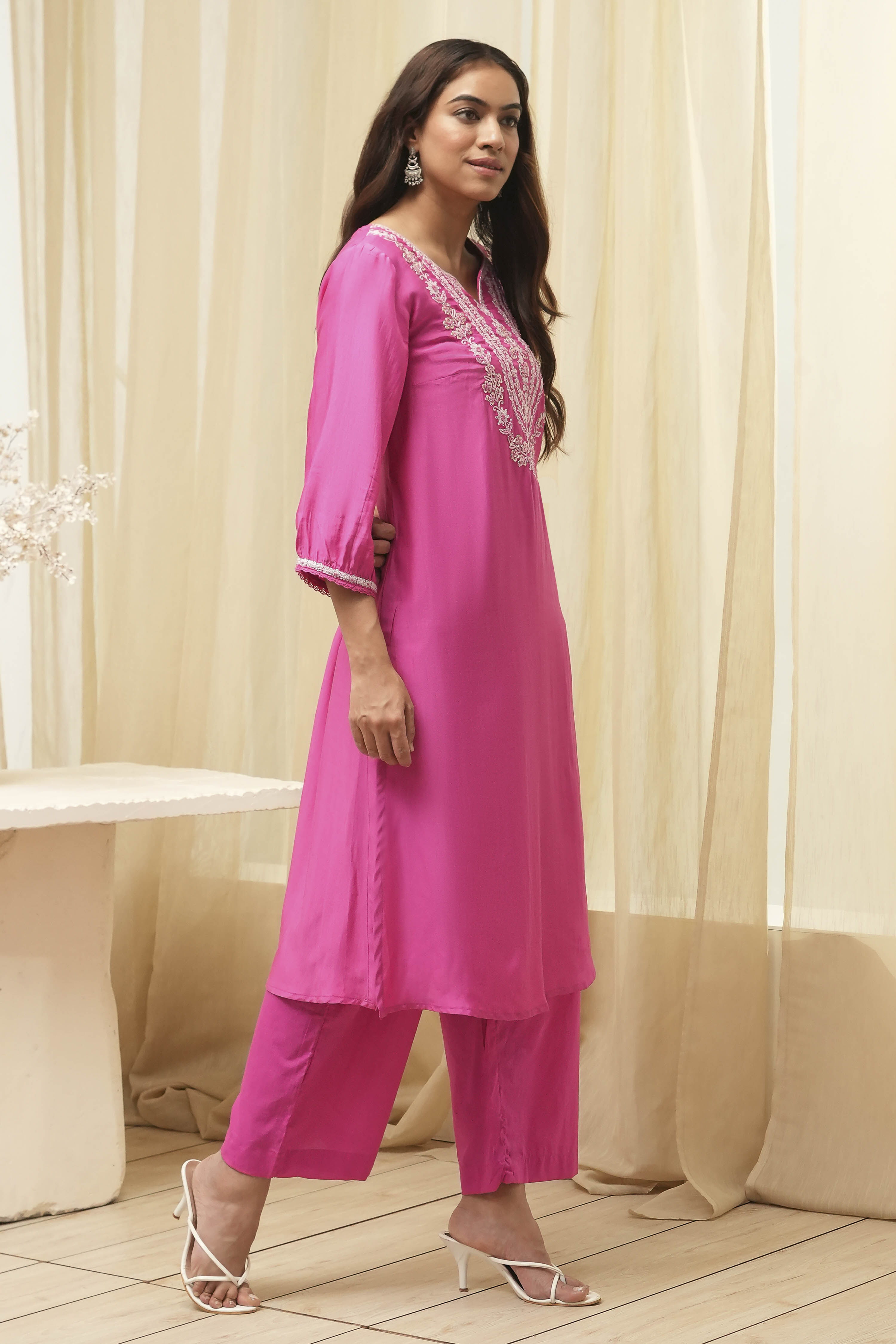 Pink Embroidered Straight Kurta Set image number 5