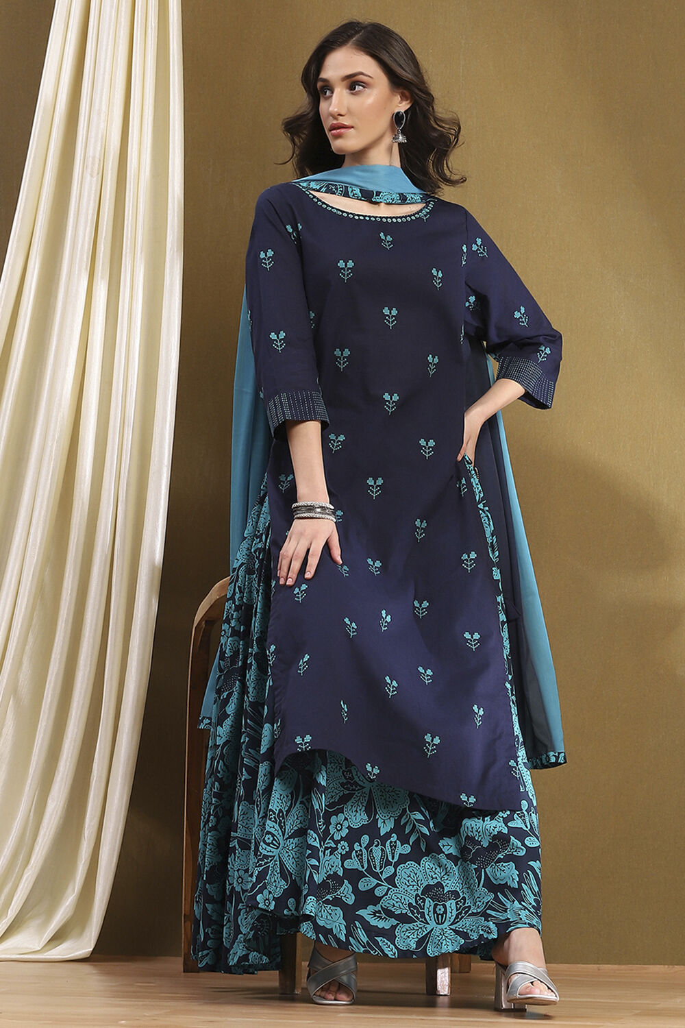 Blue Cotton Yard Dyed Straight Suit Set image number 0