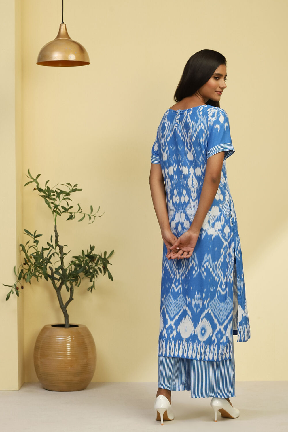 Blue Printed Straight Kurta Set image number 3