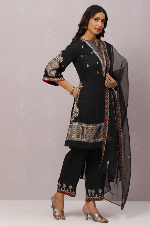 Off White Cotton Viscose Straight Kurta Narrow Palazzo Suit Set image number 5