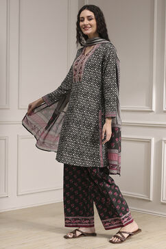 Black Cotton Printed Straight Suit Set image number 3