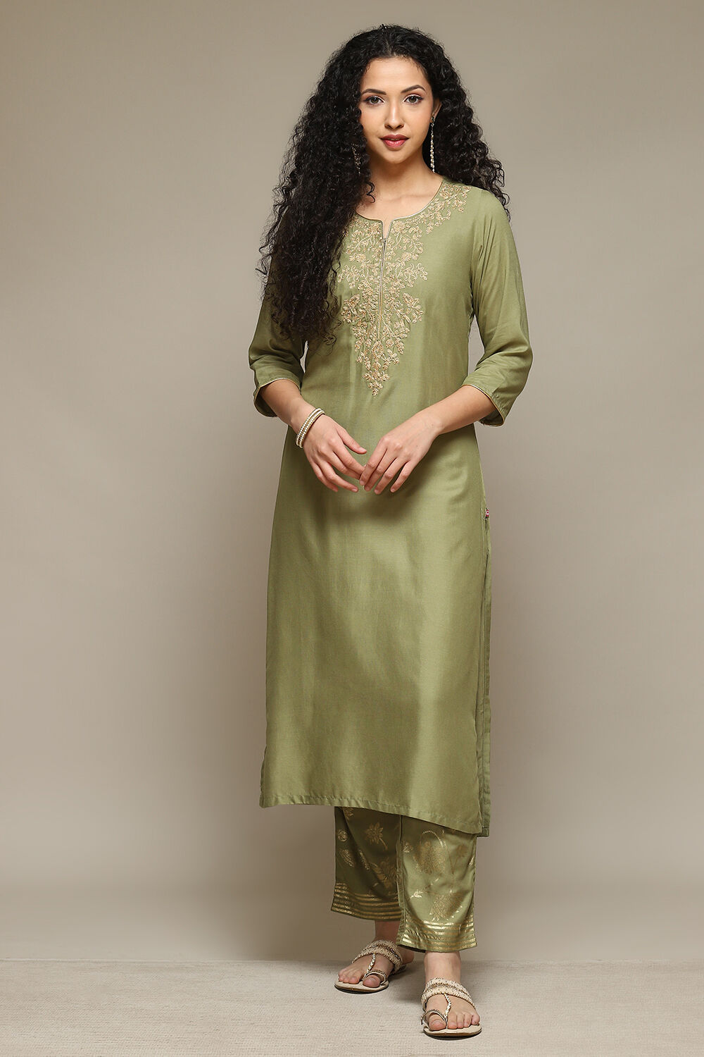 Sap Green Embroidered Straight Kurta Set image number 6