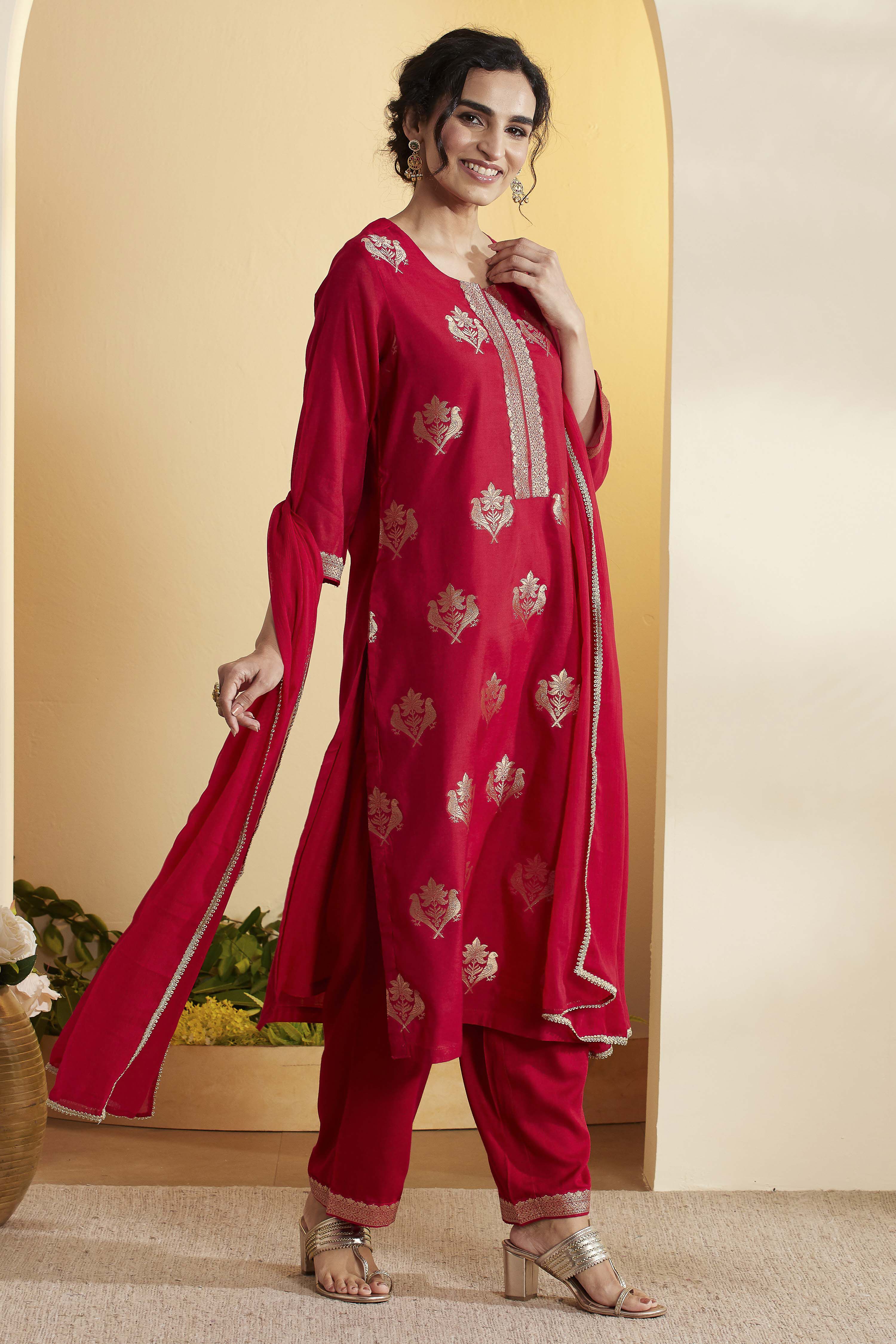 Red Nylon Straight Suit Set image number 4
