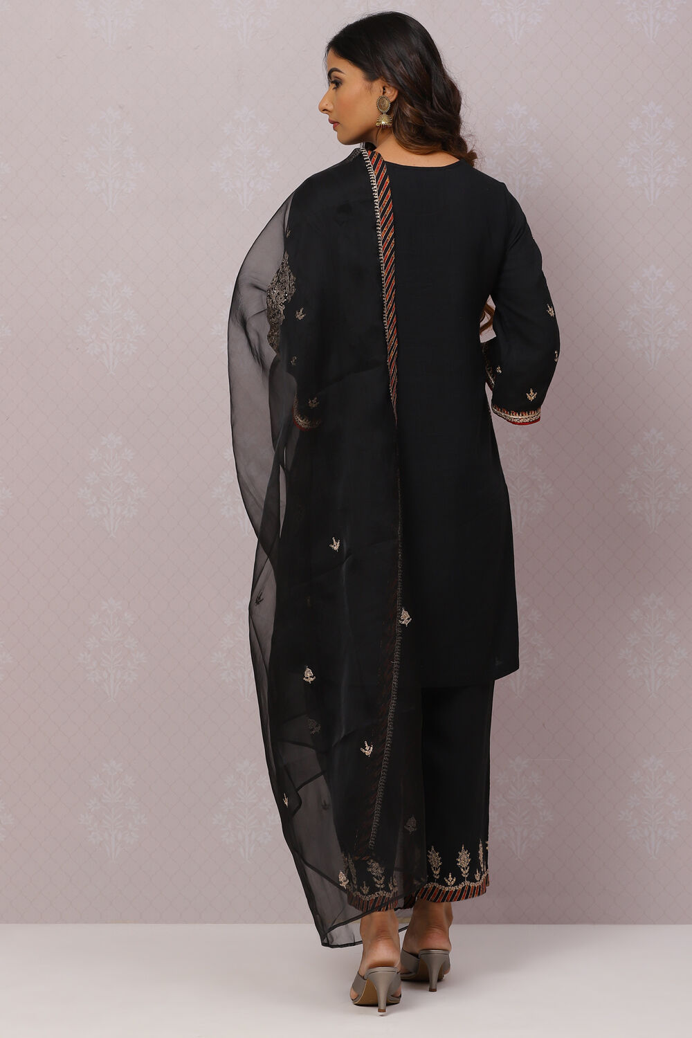 Off White Cotton Viscose Straight Kurta Narrow Palazzo Suit Set image number 7