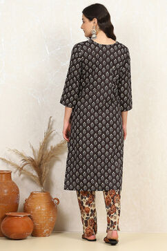 Grey Cotton Printed Unstitched Suit Set image number 5