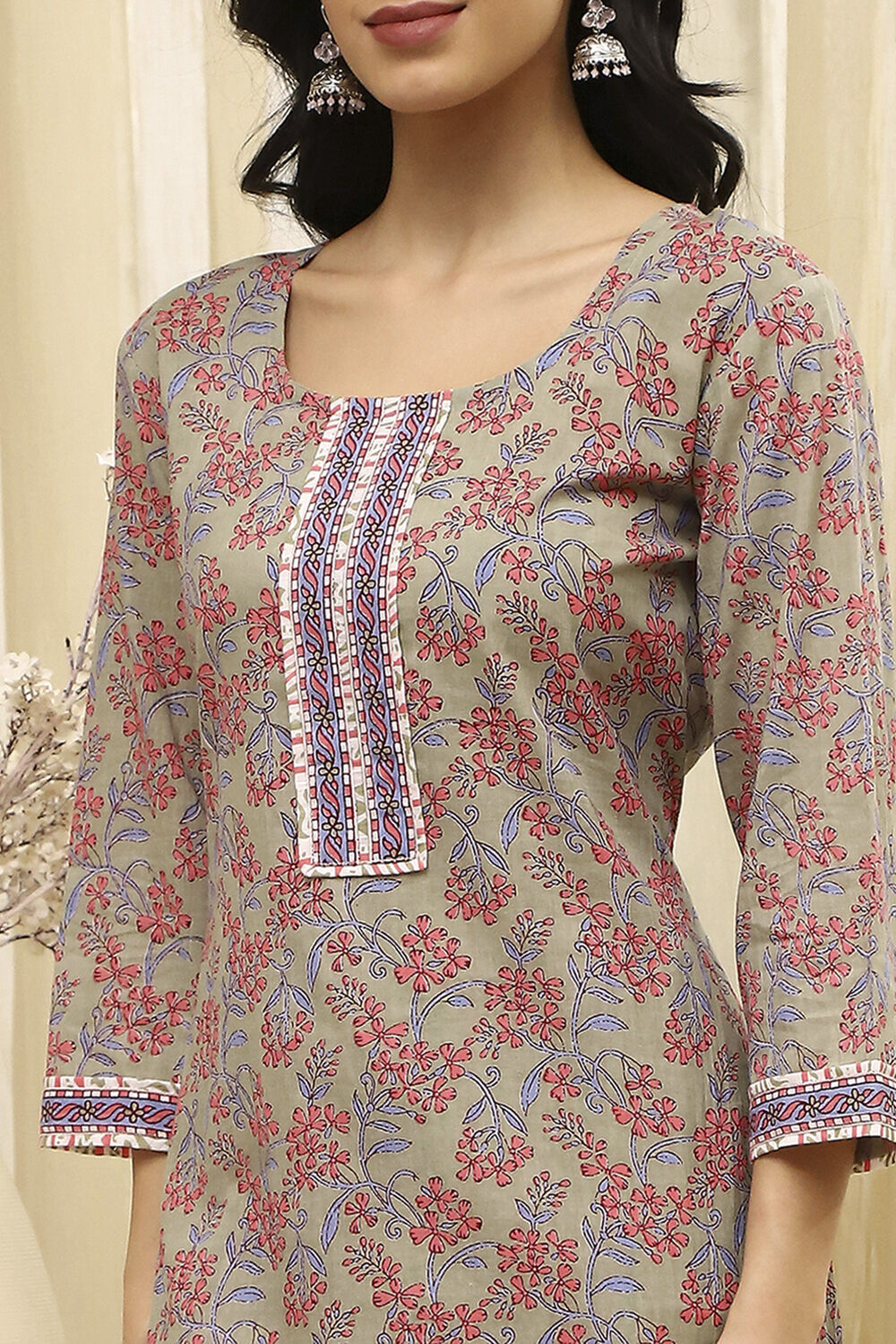 Green Cotton Screen Print Unstitched Suit Set image number 2