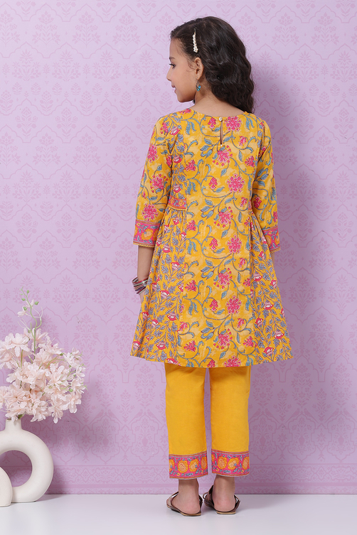 Yellow Cotton Flared Printed Kurta Set image number 4