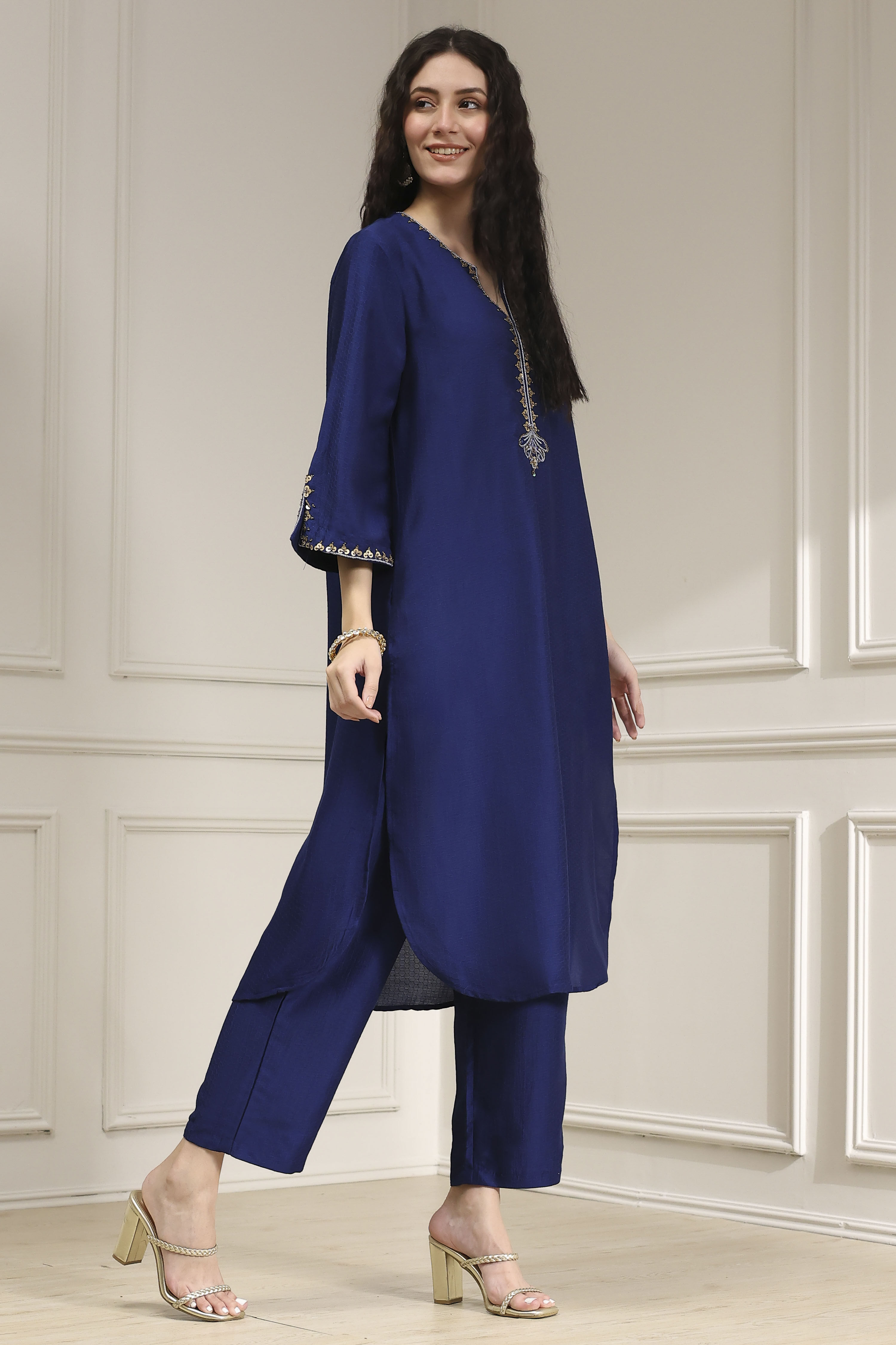 Indigo Blue Dyed Straight Kurta Set image number 5