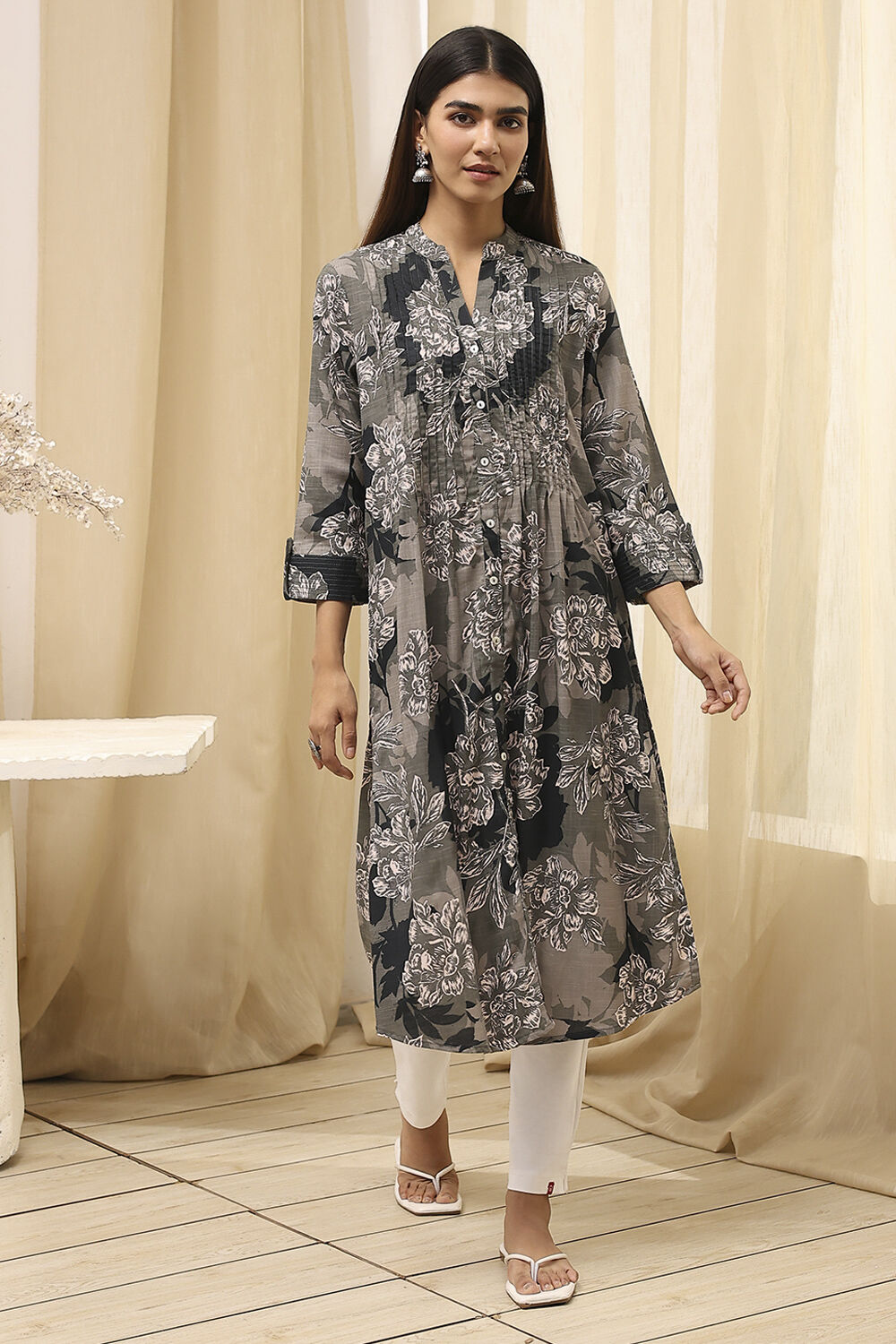Charcoal Floral Printed Straight Kurta image number 5