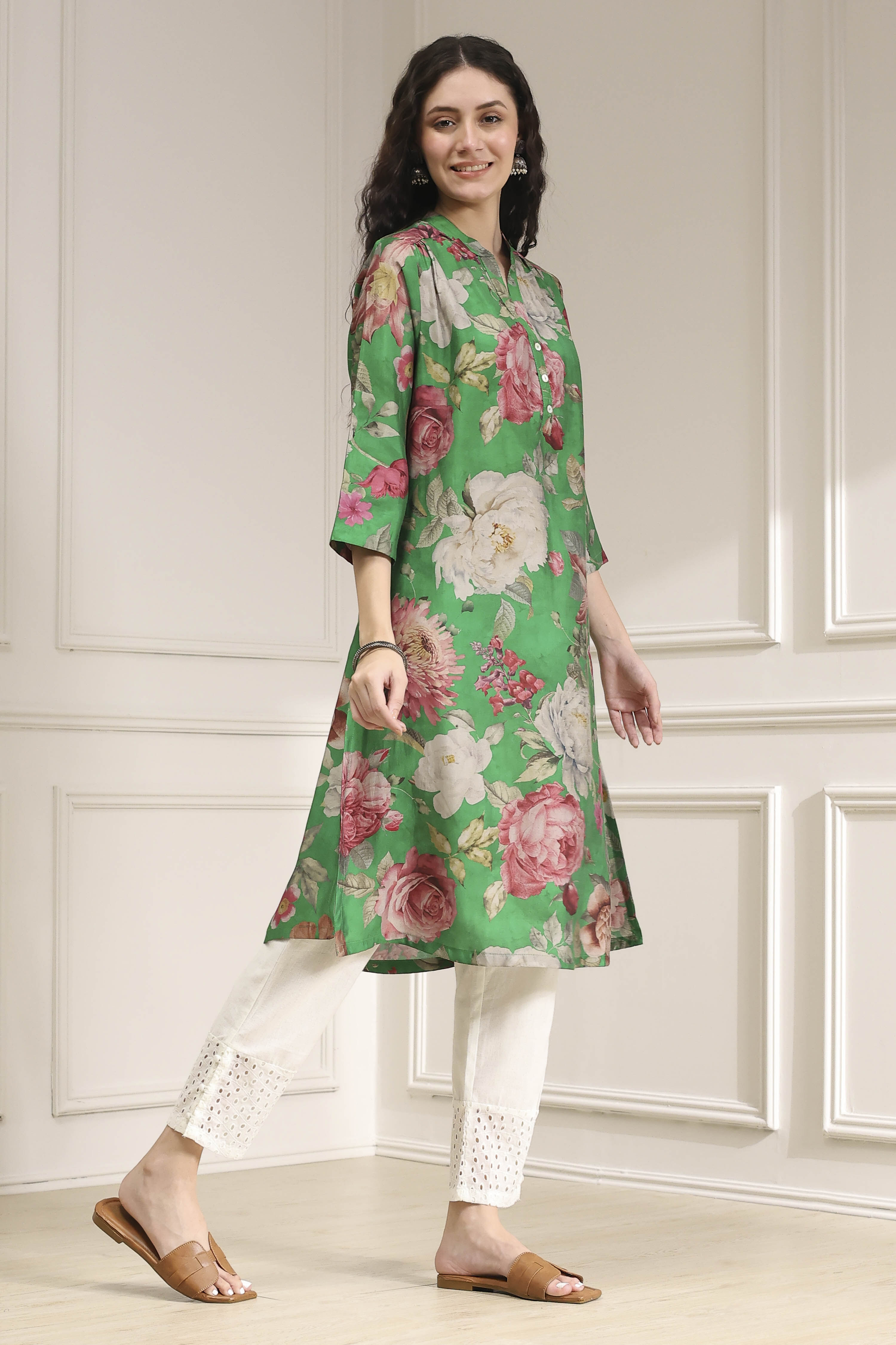 Green Floral Printed Straight Kurta image number 4