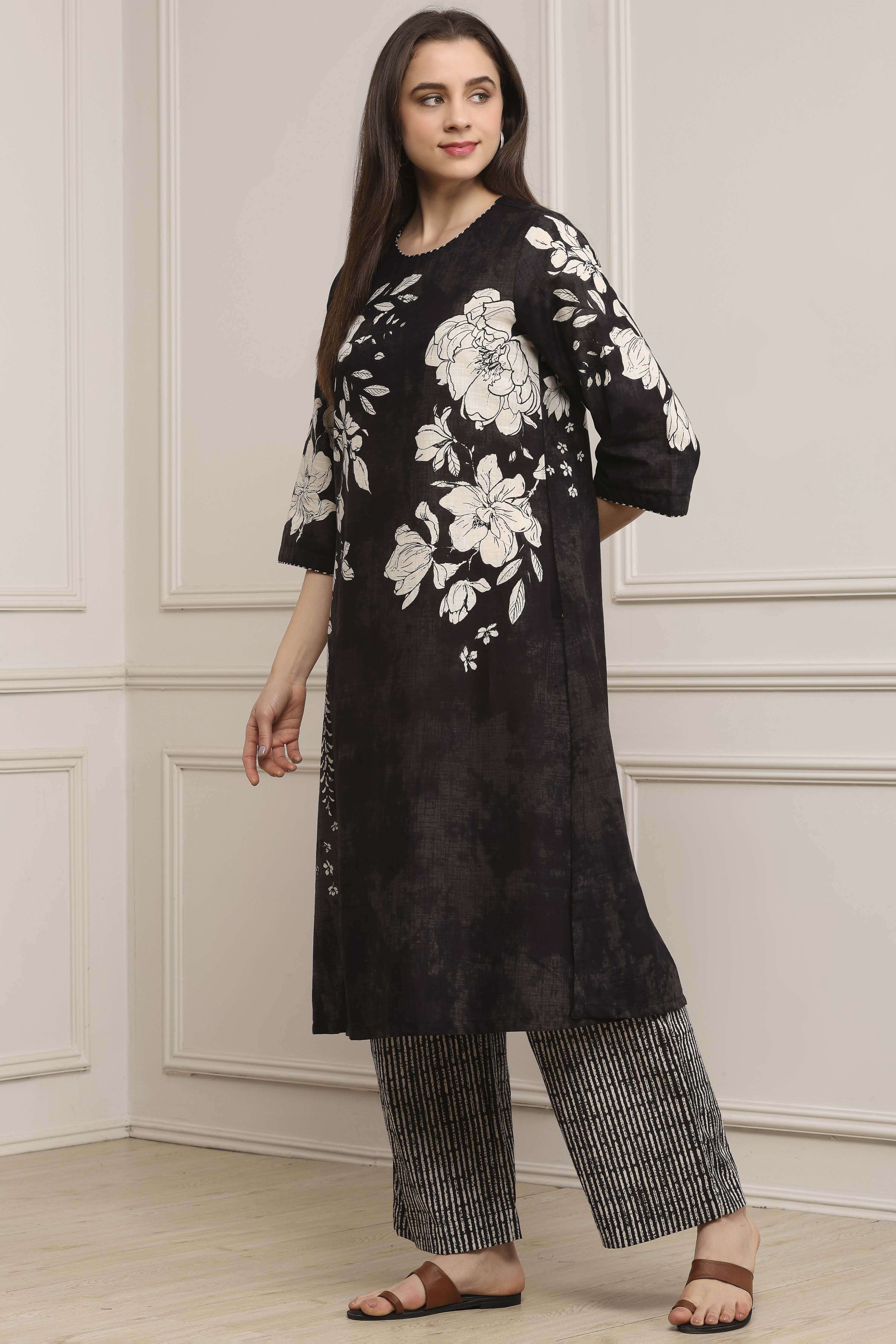 Black Cotton Floral Printed Straight Kurta Set image number 3