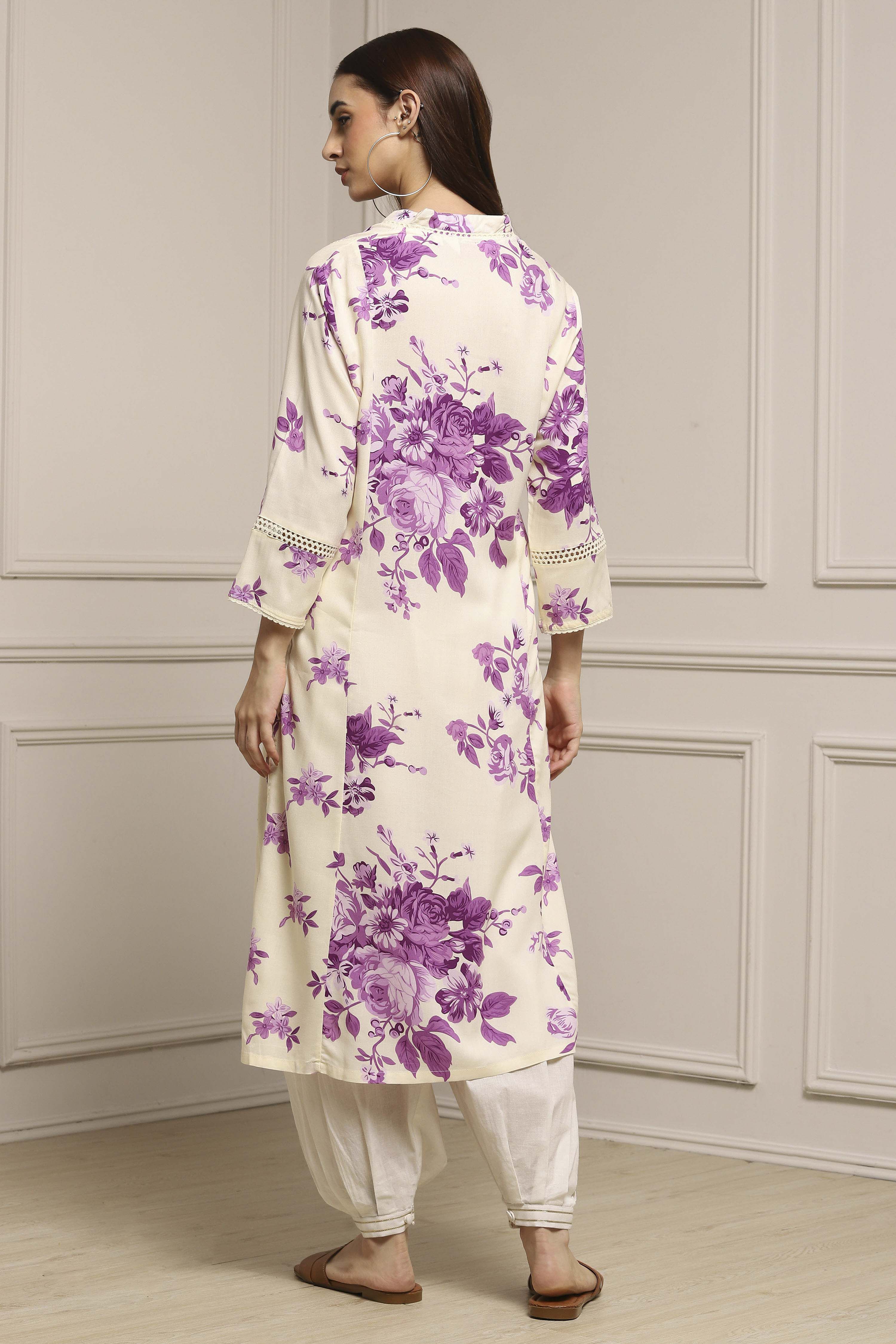 White and Pink Printed Straight Kurta image number 3