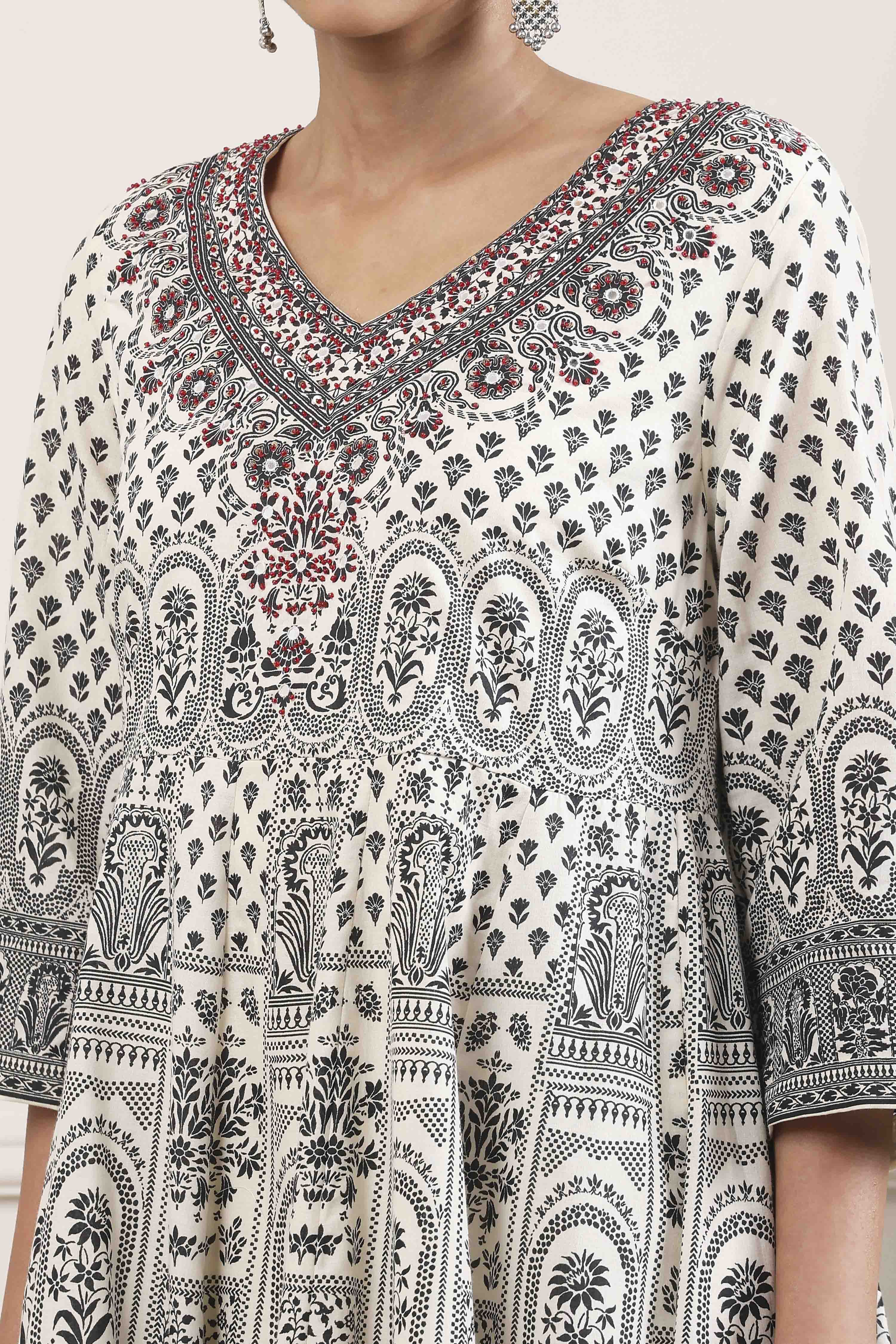 Pink Cotton Kalidar Suit Set image number 1