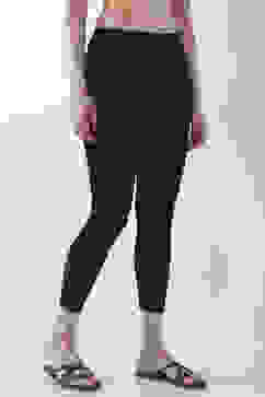 Black Cotton Lycra Solid Fitted Cropped Leggings image number 3