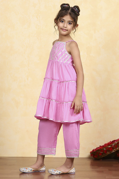 Pink Cotton Dyed Tiered Kurta Pants Set image number 3