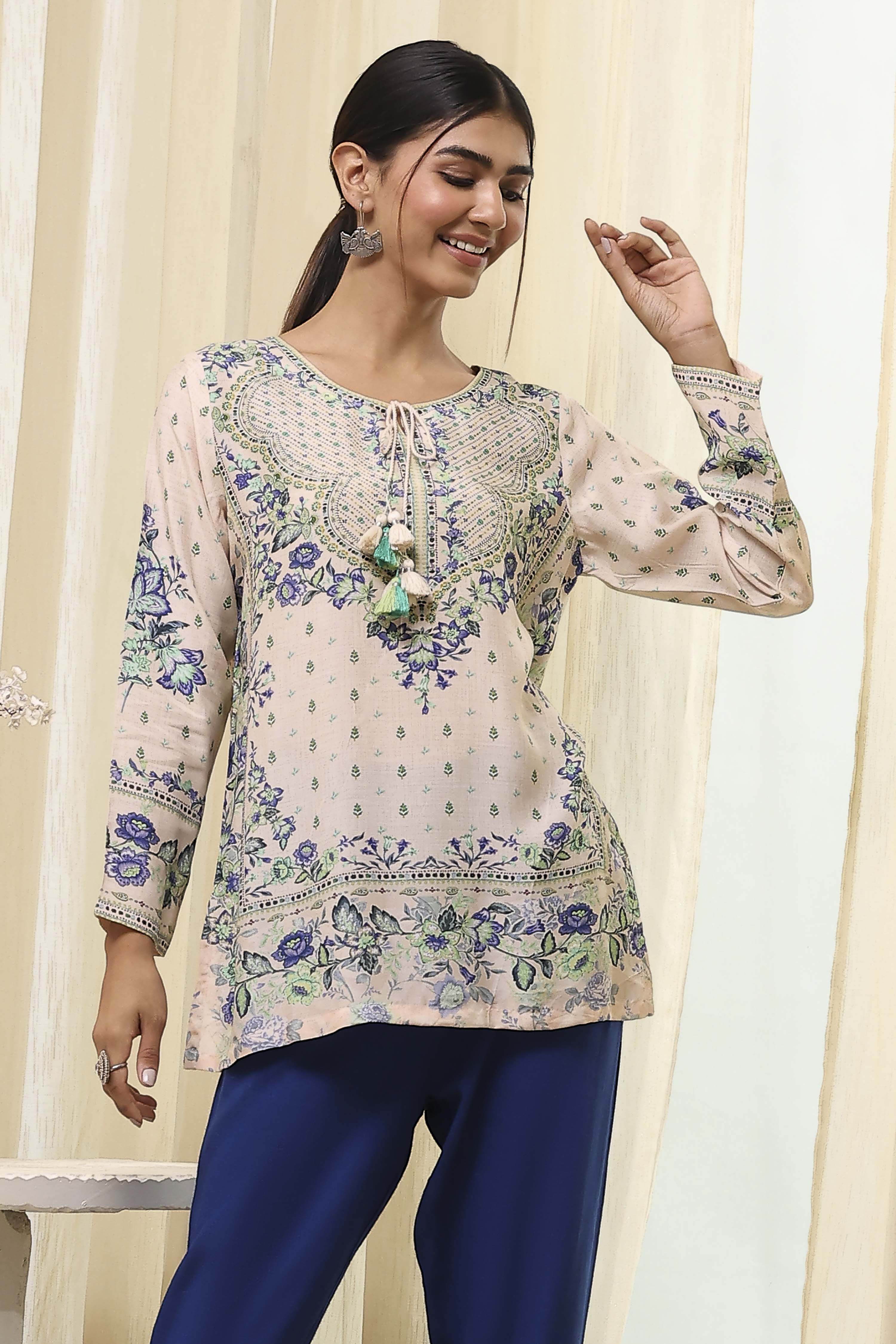 Off-White and Blue Modal Blend Straight Short Kurta image number 4