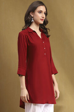 Crimson Red Solid Shirt Collar Straight Short Kurti image number 4