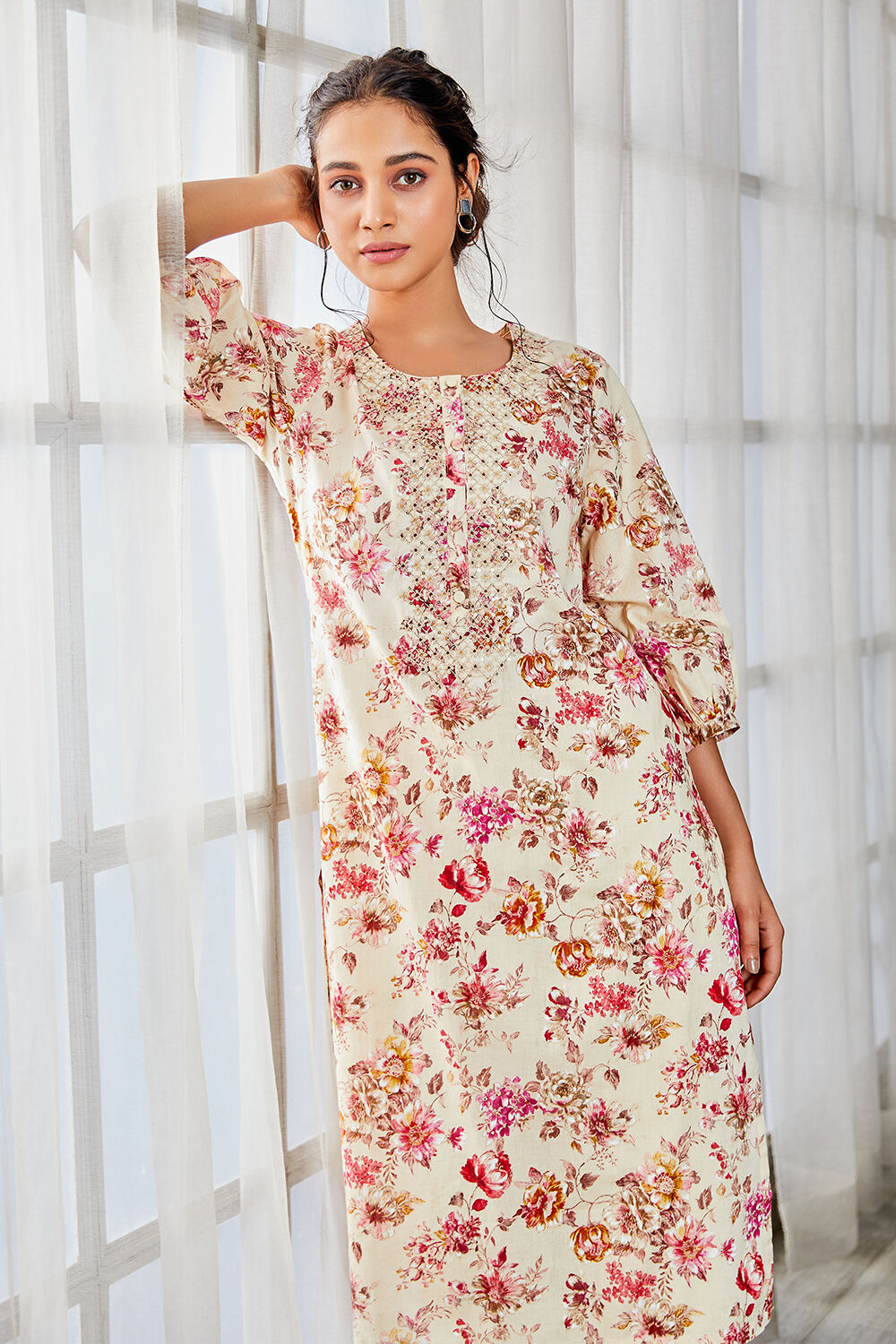 Beige & Pink Cotton Floral Printed Straight Kurta image number 0