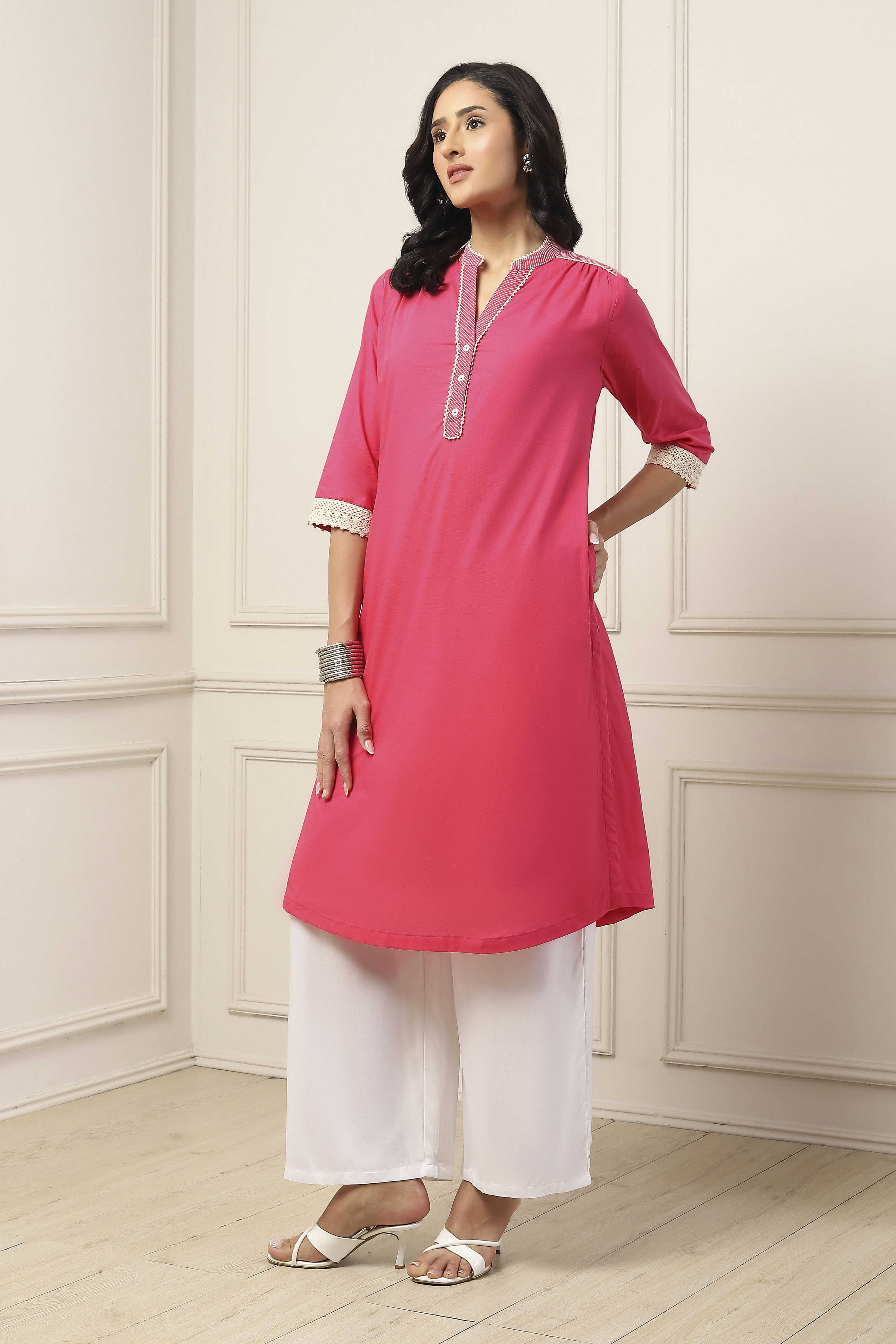 Pink Cotton Solid Straight Kurta image number 2