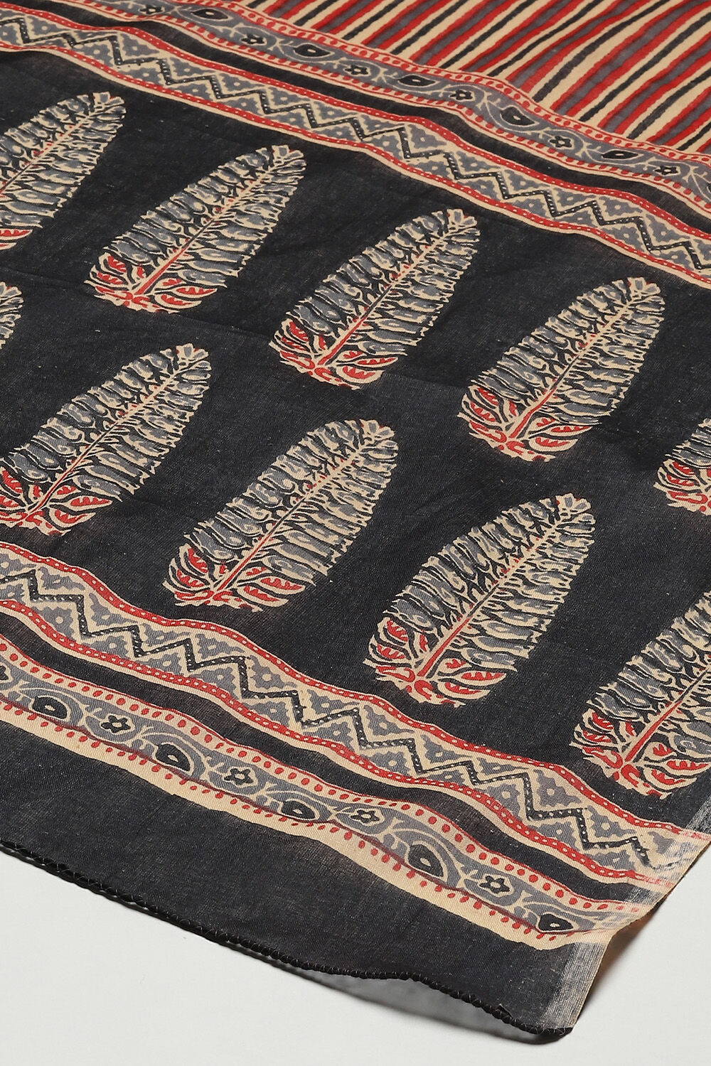 Black Cotton Screen Print Unstitched Suit Set image number 3