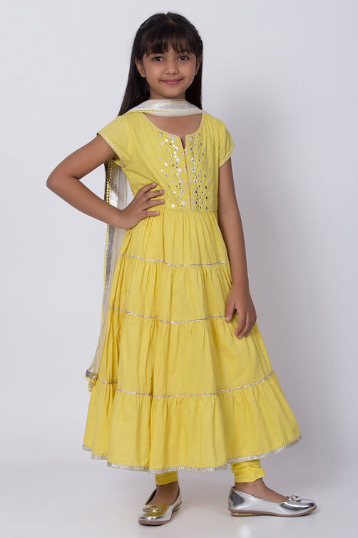 Yellow Cotton Tired Kurta Churidar Suit Set image number 3