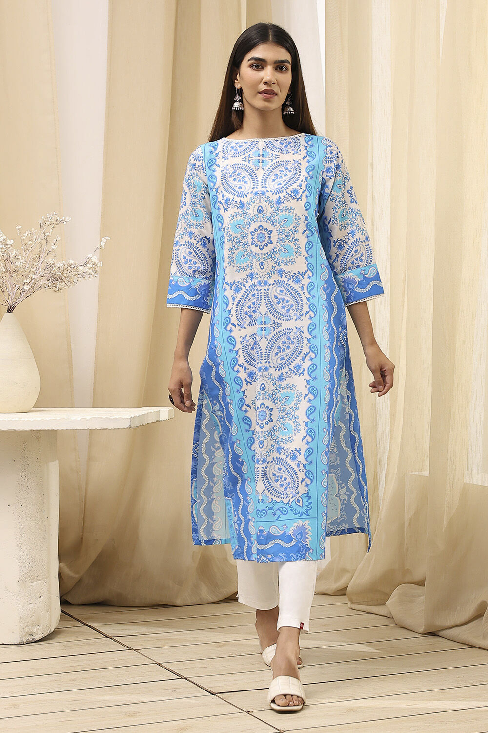 Blue and White Cotton Printed Straight Kurta image number 5