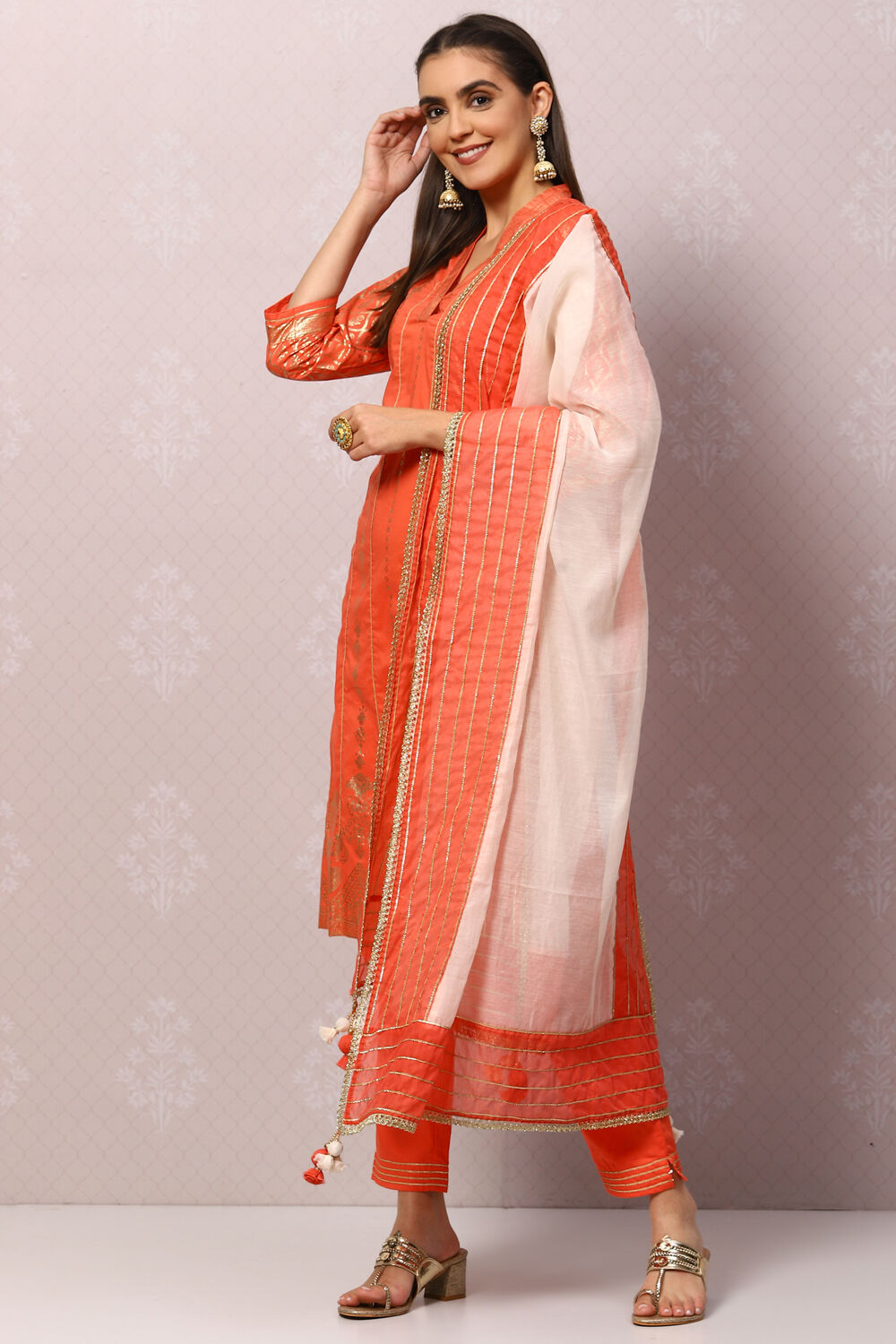 Yellow Cotton Straight Kurta Slim Pant Suit Set image number 3