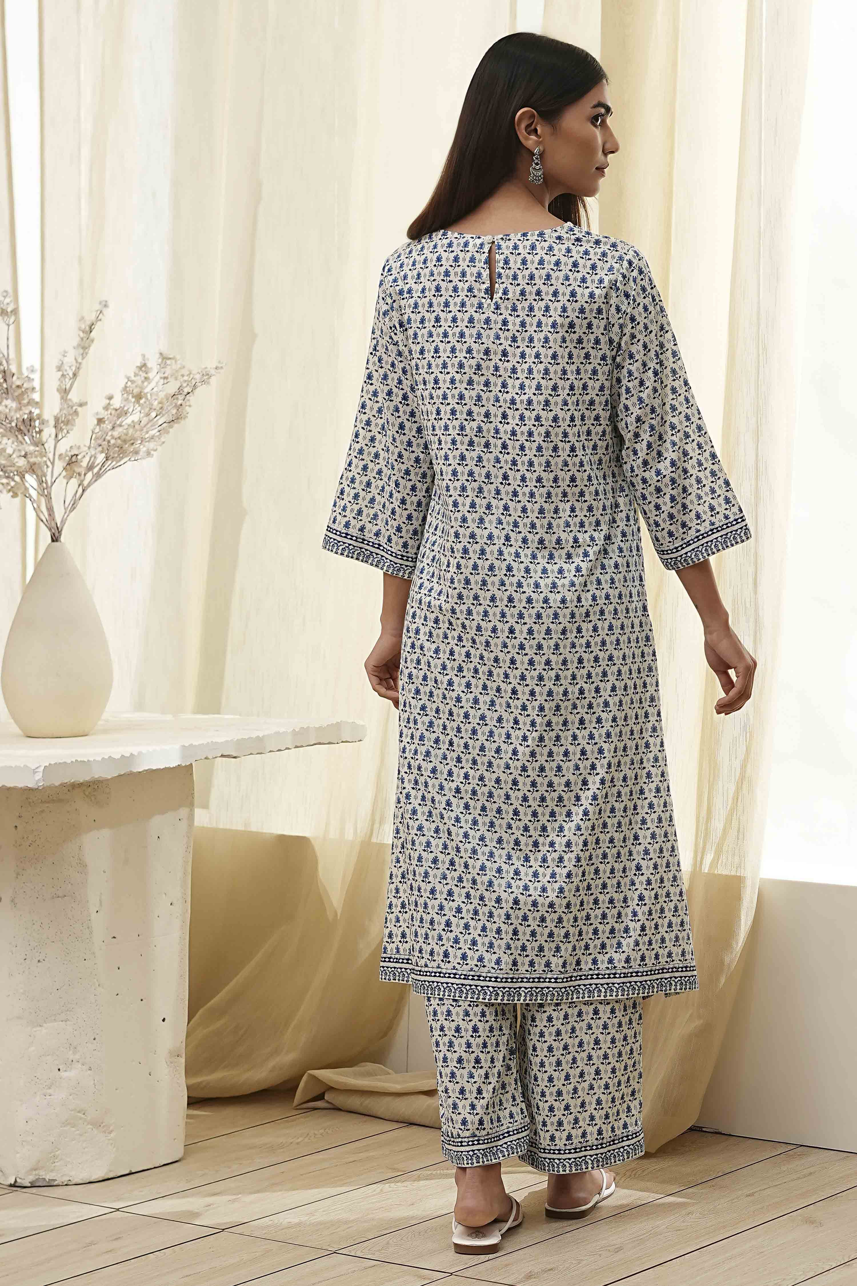 Off-White Cotton Printed Straight Suit Set image number 4