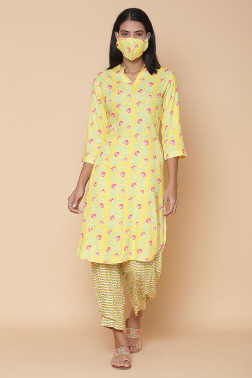 Cream Rayon Straight Kurta Pants Set image number 4