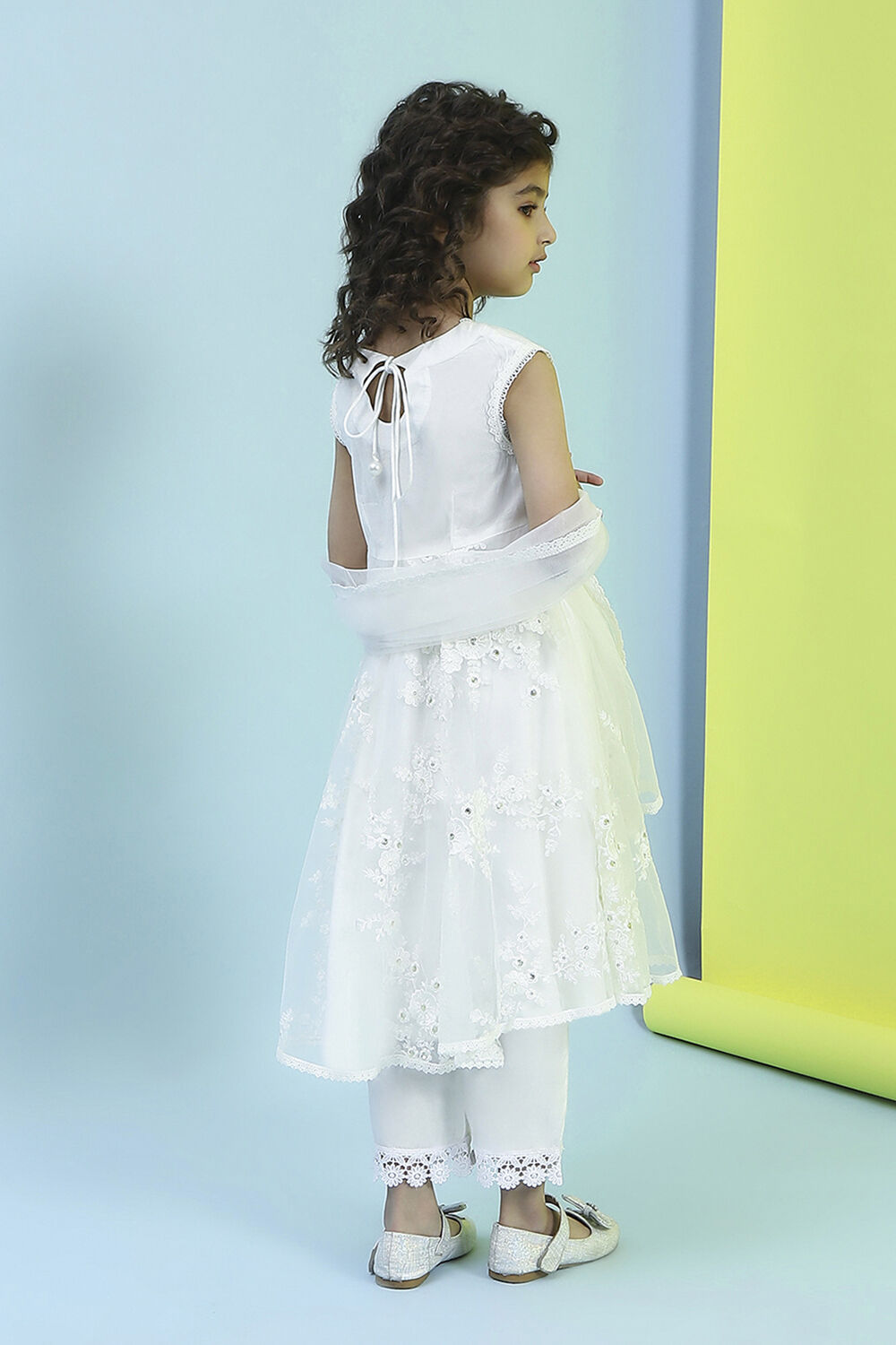 Off-White Net Embroidered Flared Suit Set image number 4