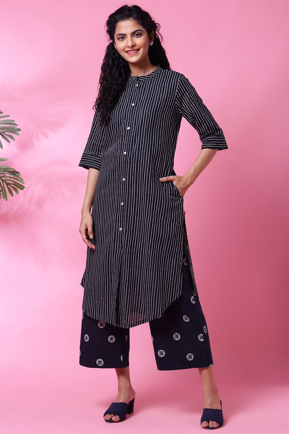 Black Cotton Straight Kurta Pants Set image number 0