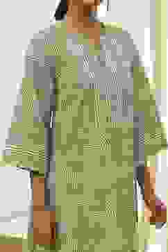 Green Pure Cotton Printed Straight Kurta image number 1