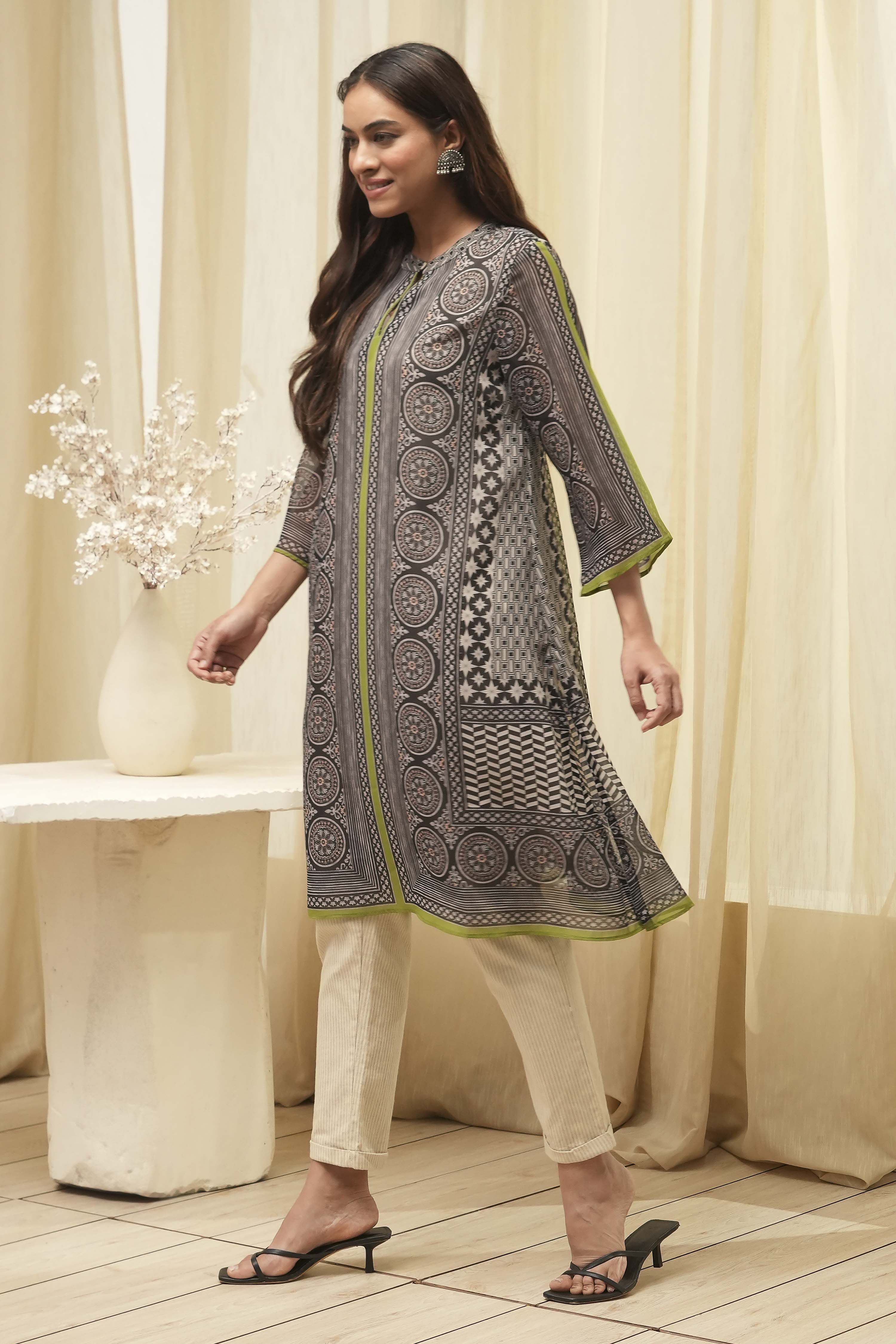 Black Printed Straight Kurta image number 3