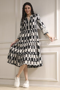 Black and White Cotton Tiered Dress image number 4