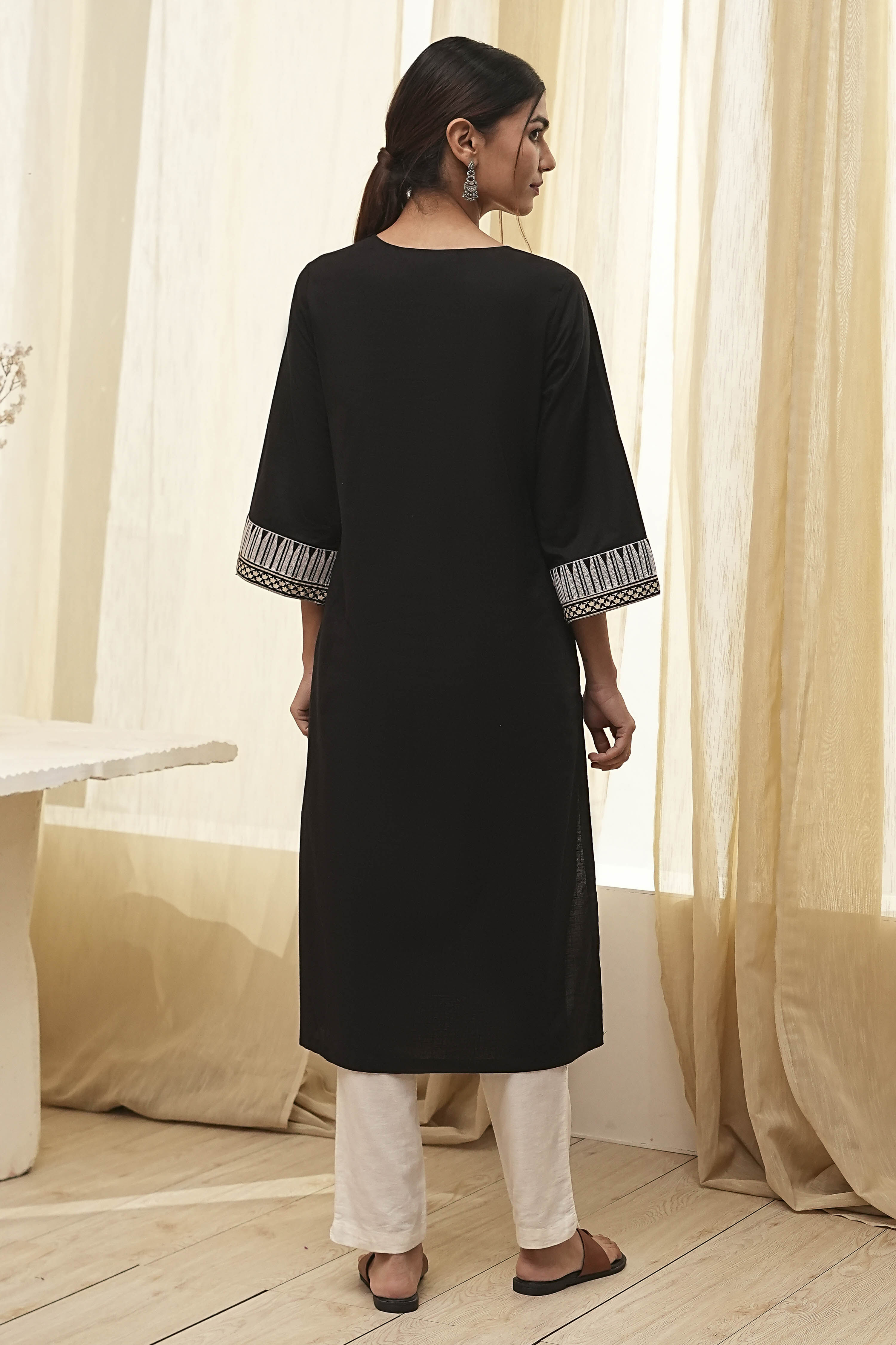 Black Pure Cotton Embroidered Straight Kurta image number 3