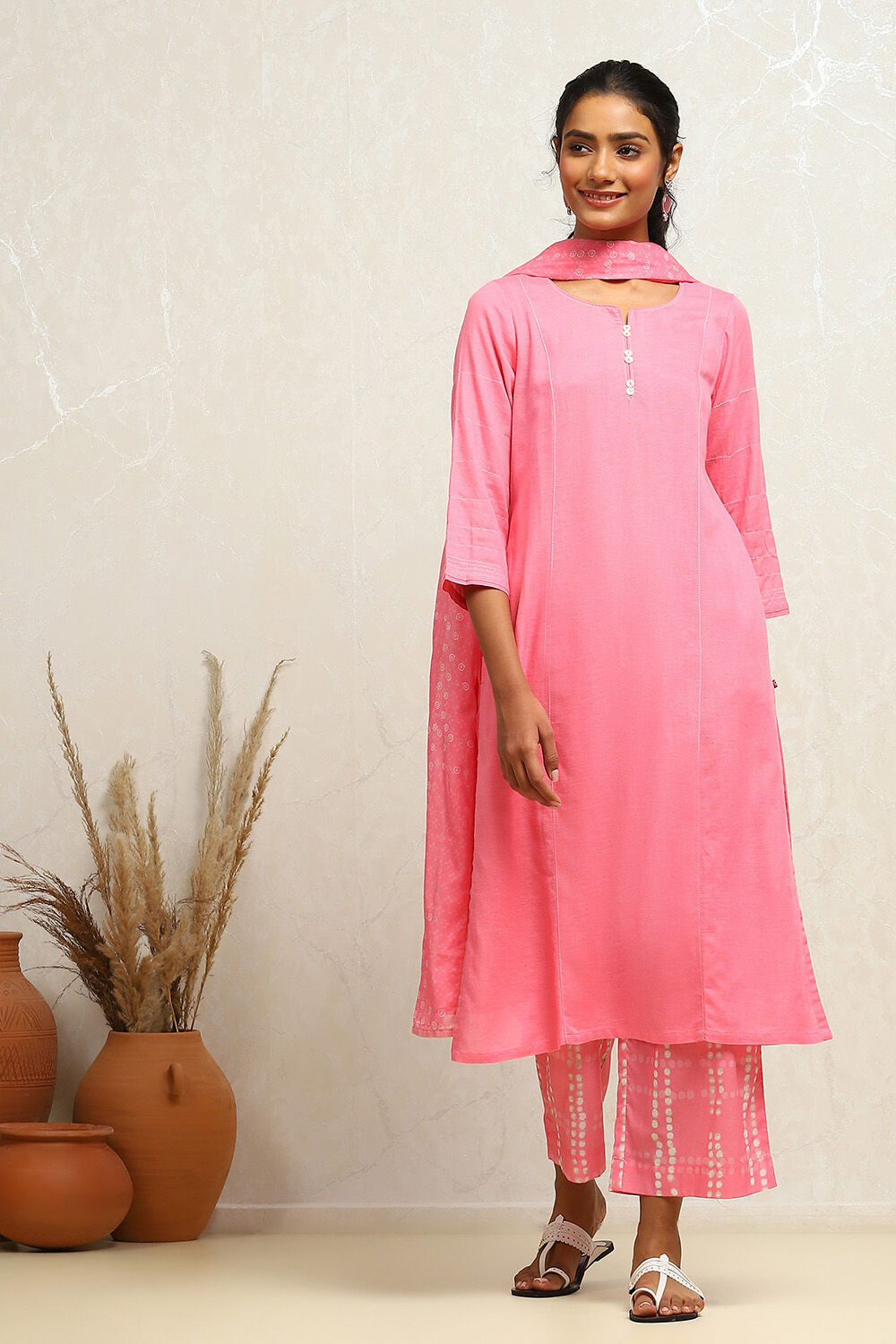 Pink Cotton Solid Straight Suit Set image number 6