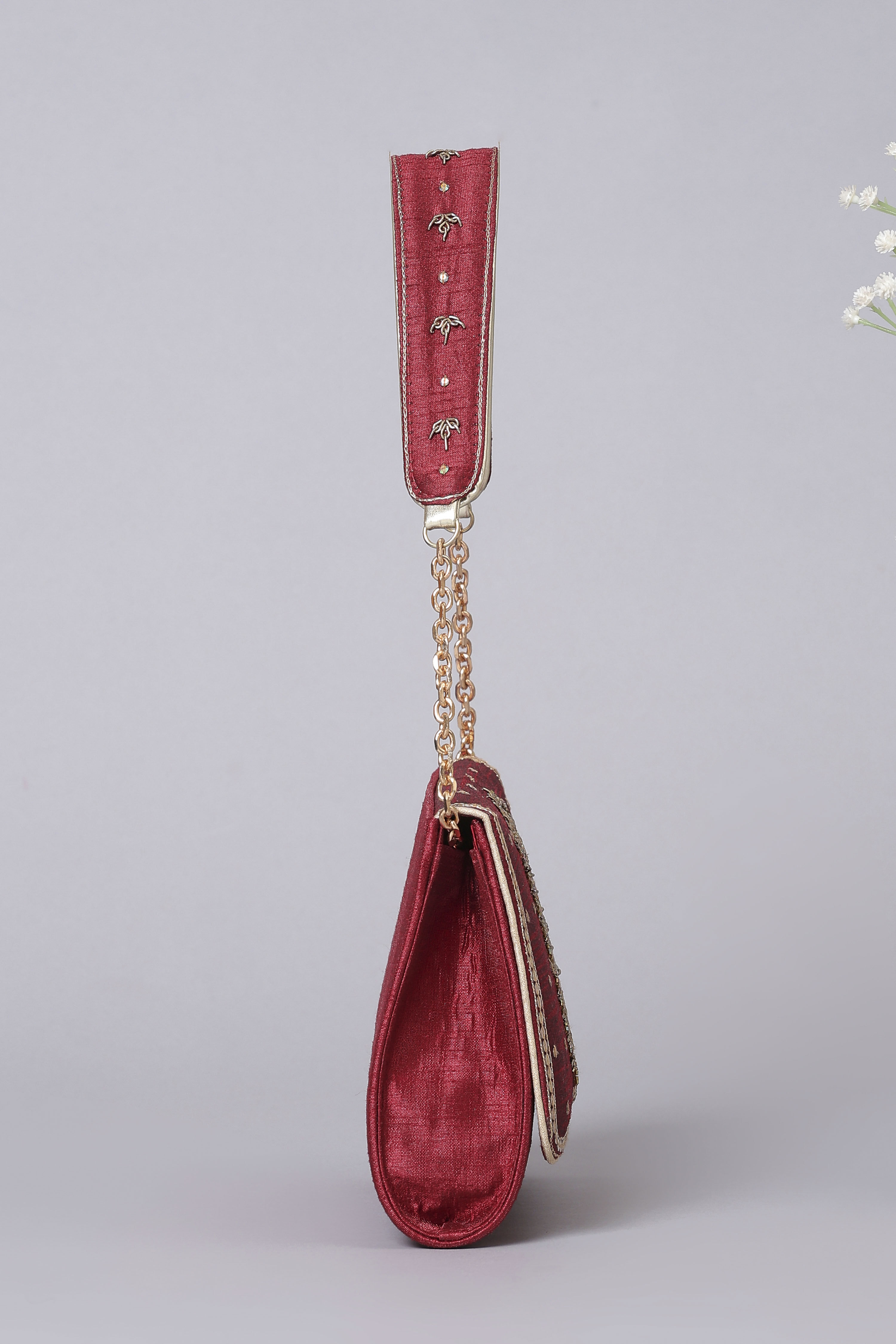 Maroon Zardosi Clutch image number 4