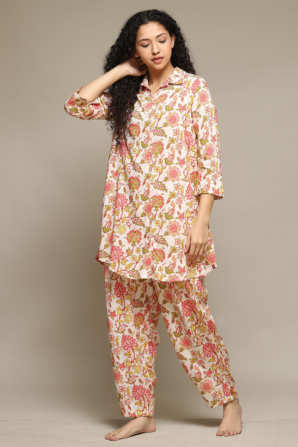 Off White & Red Rayon Printed 2 Piece Sleepwear Set image number 3