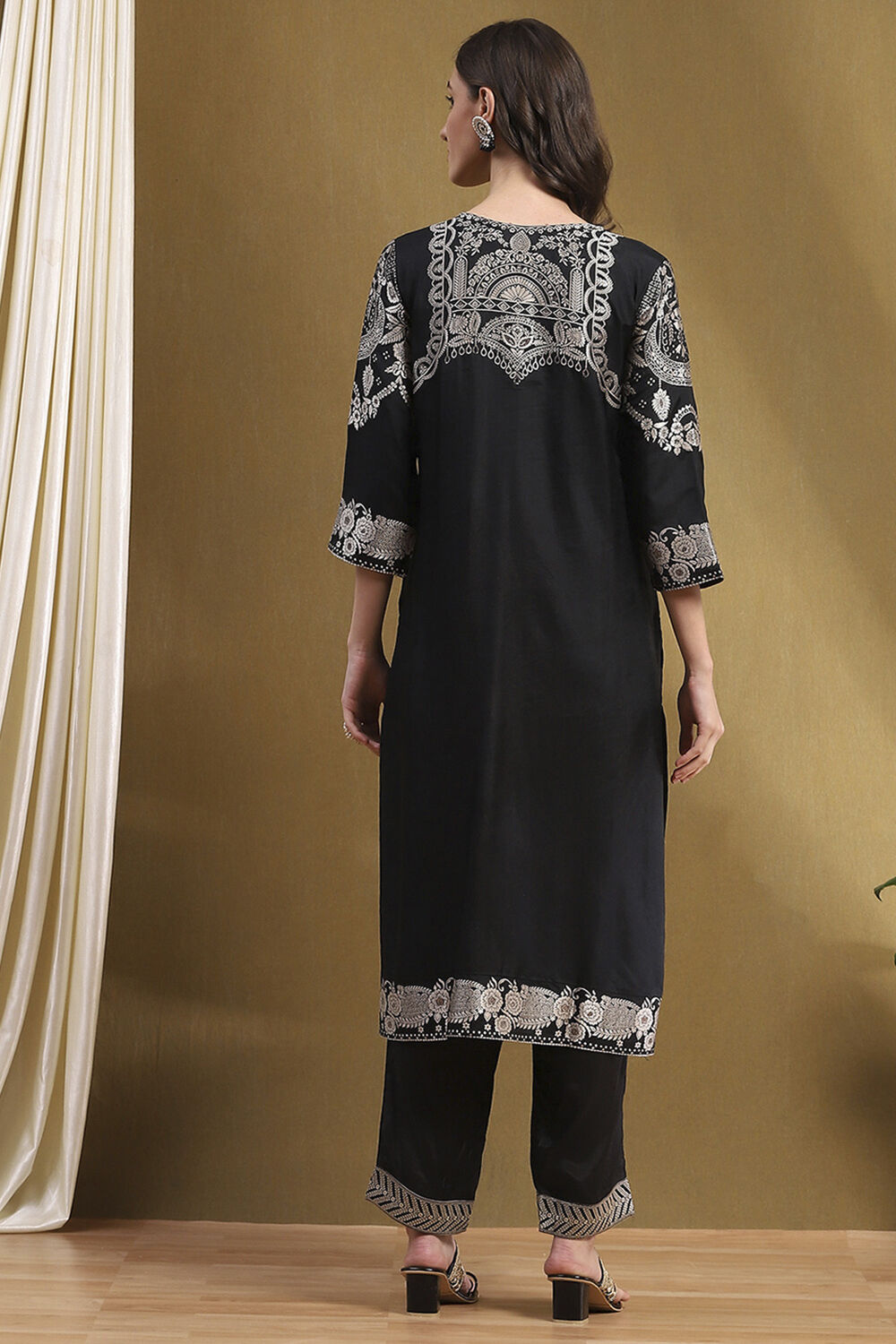 Black Viscose Blend Yarn Dyed Festive Straight Suit Set image number 4