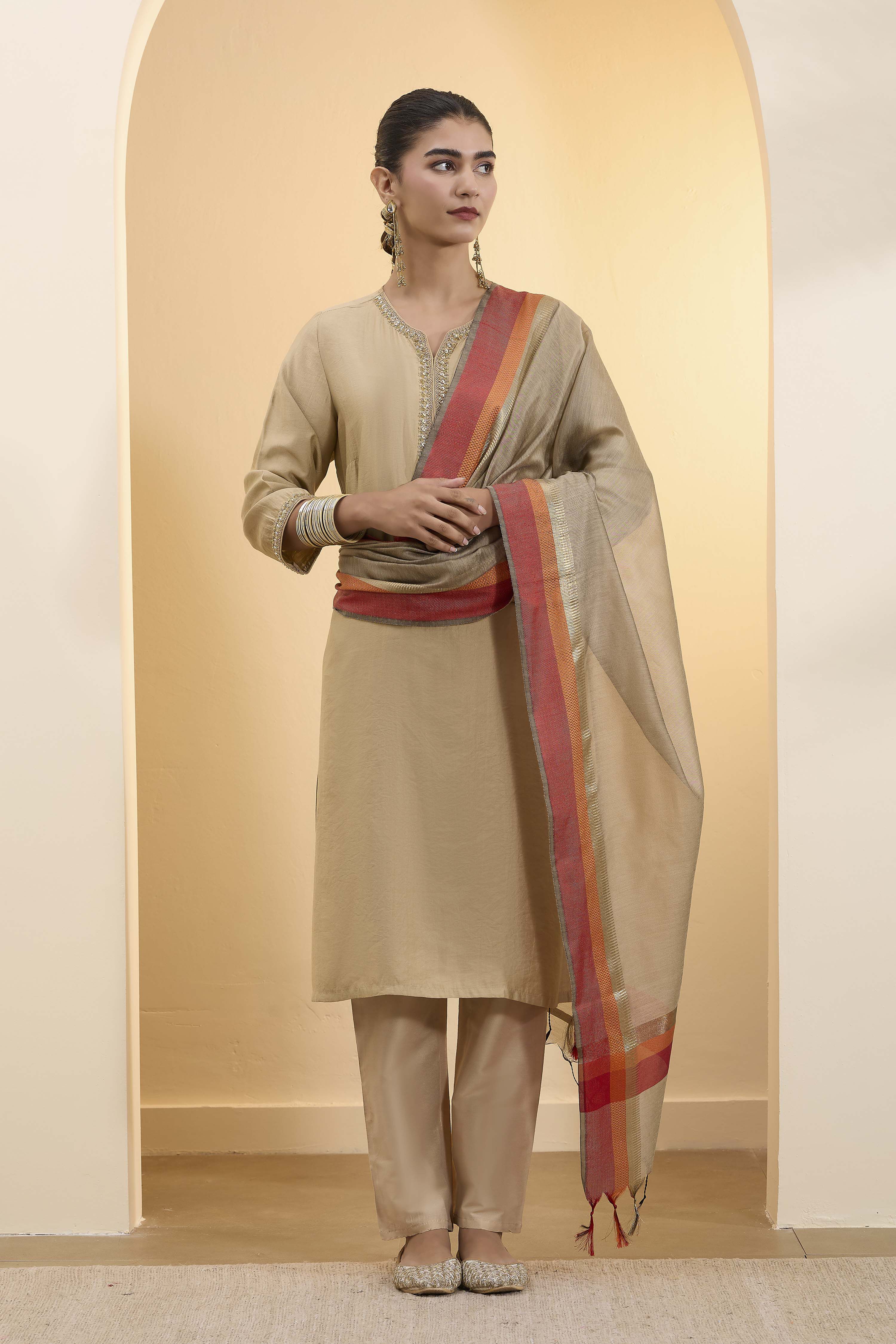 Dark Gold Poly Loom Side Striped Dupatta image number 3