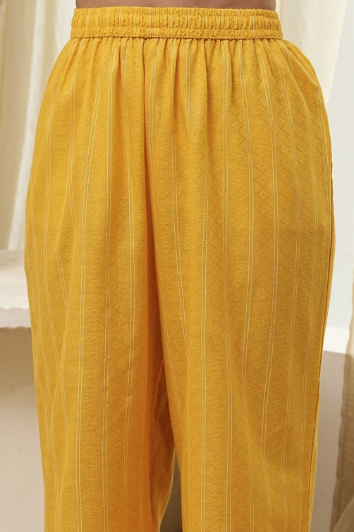 Blue Cotton Embroidered Straight Kurta Set image number 2